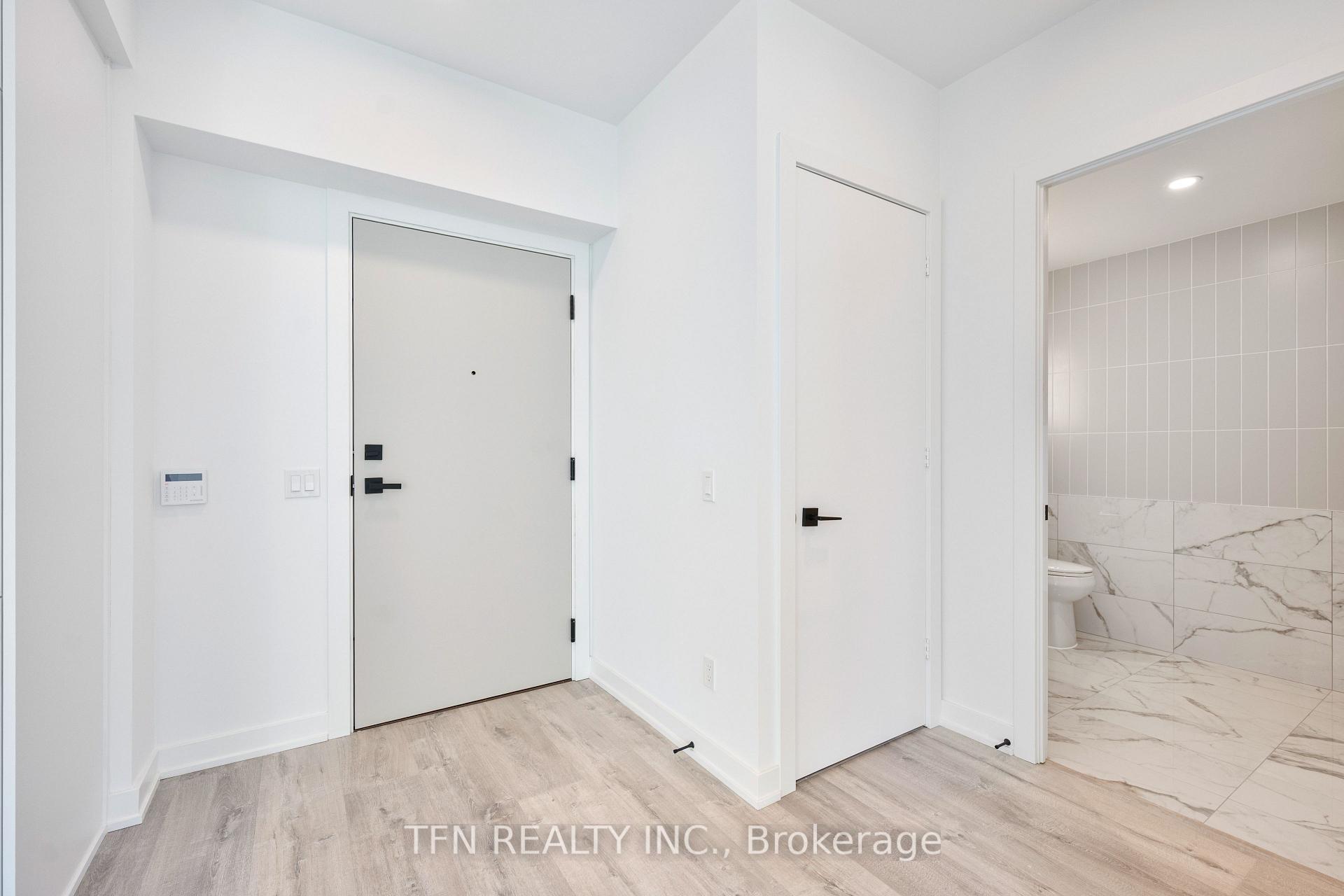327 King Street W 4704, Toronto Unit: 4704