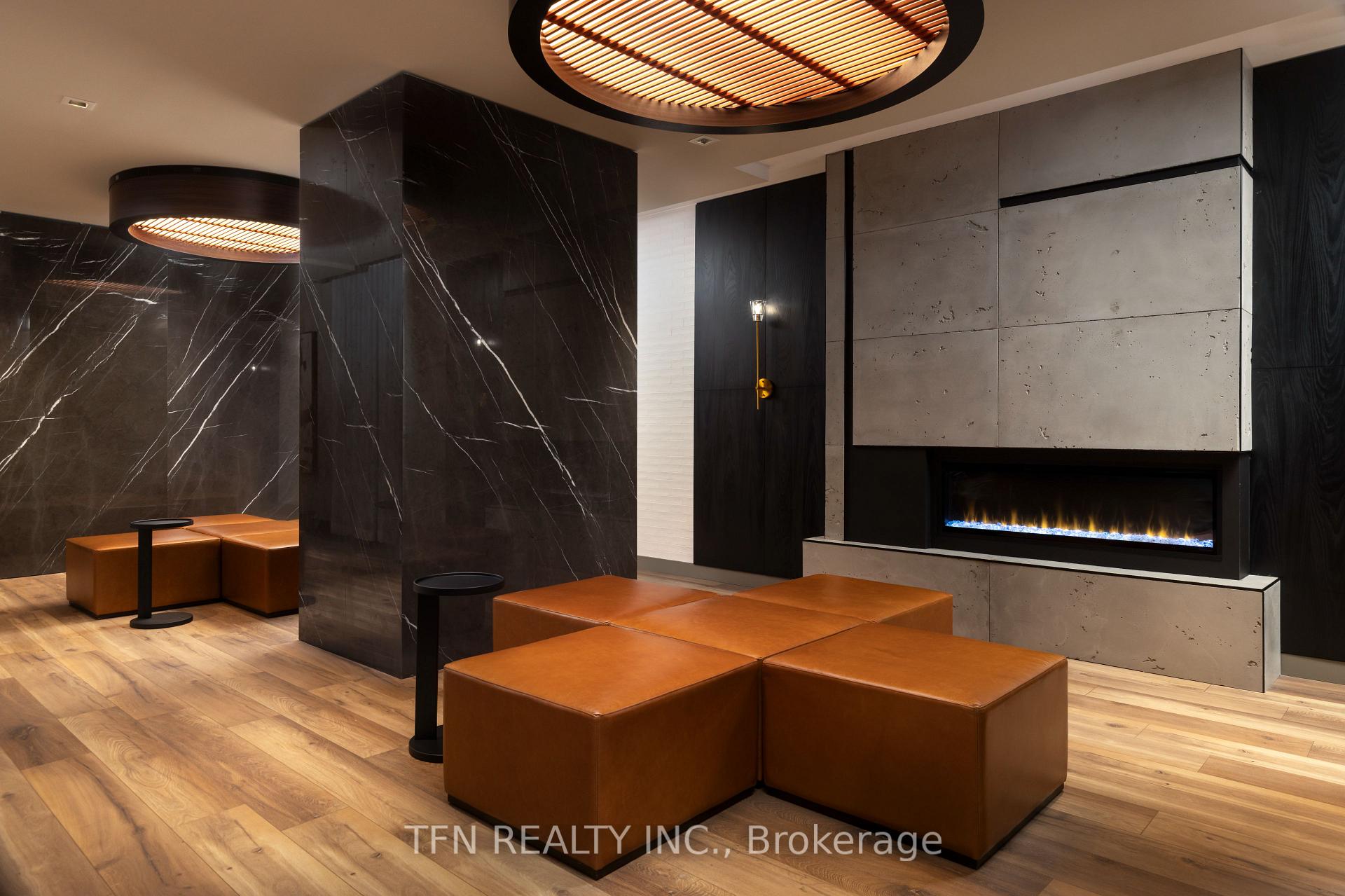 327 King Street W 4704, Toronto Unit: 4704