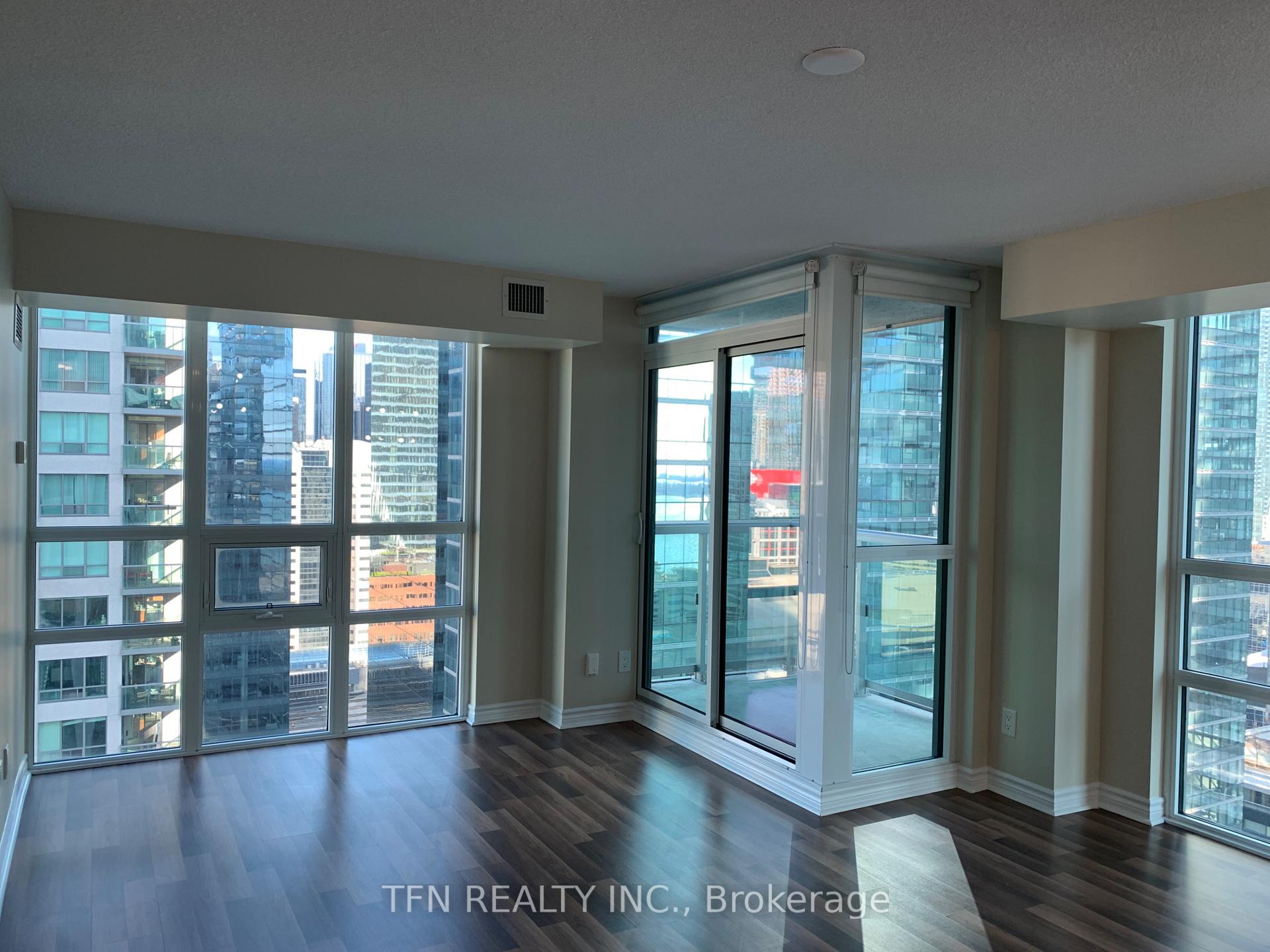 19 Grand Trunk Crescent 3306, Toronto Unit: 3306