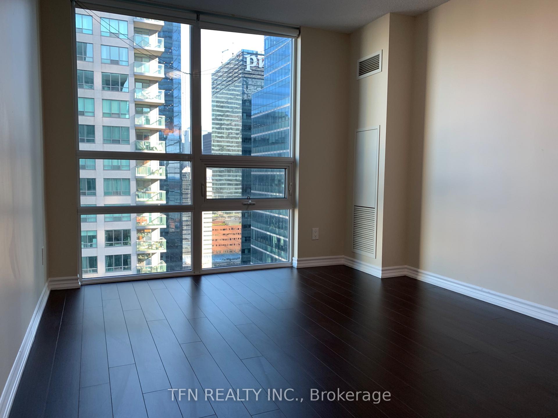 19 Grand Trunk Crescent 3306, Toronto Unit: 3306