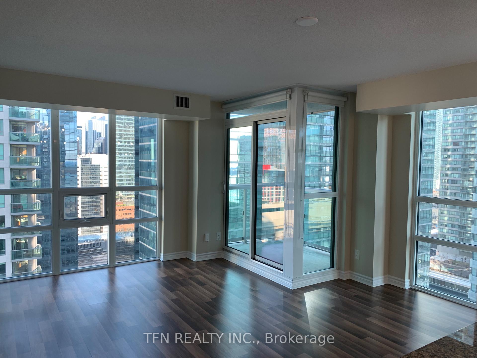 19 Grand Trunk Crescent 3306, Toronto Unit: 3306