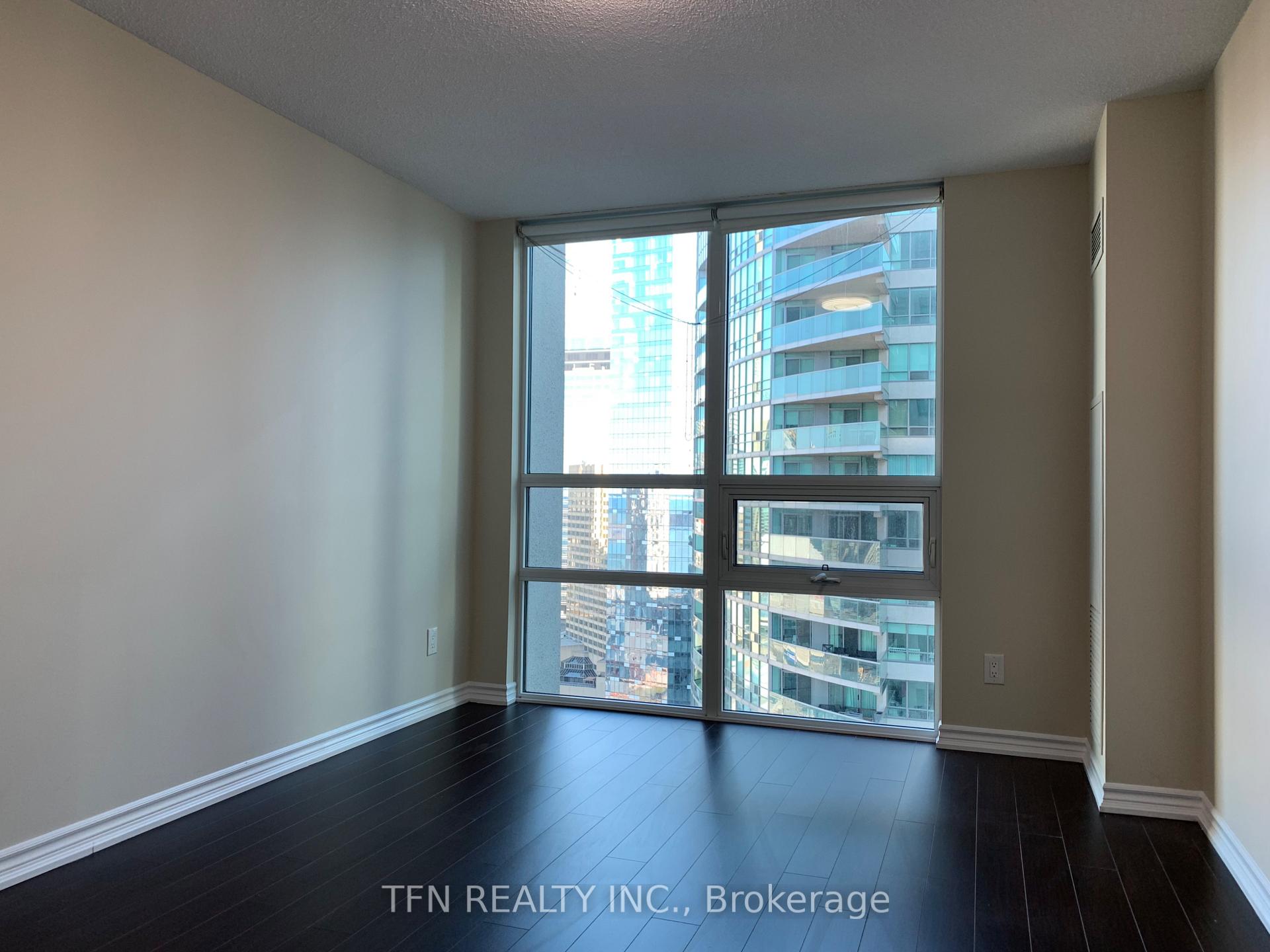 19 Grand Trunk Crescent 3306, Toronto Unit: 3306
