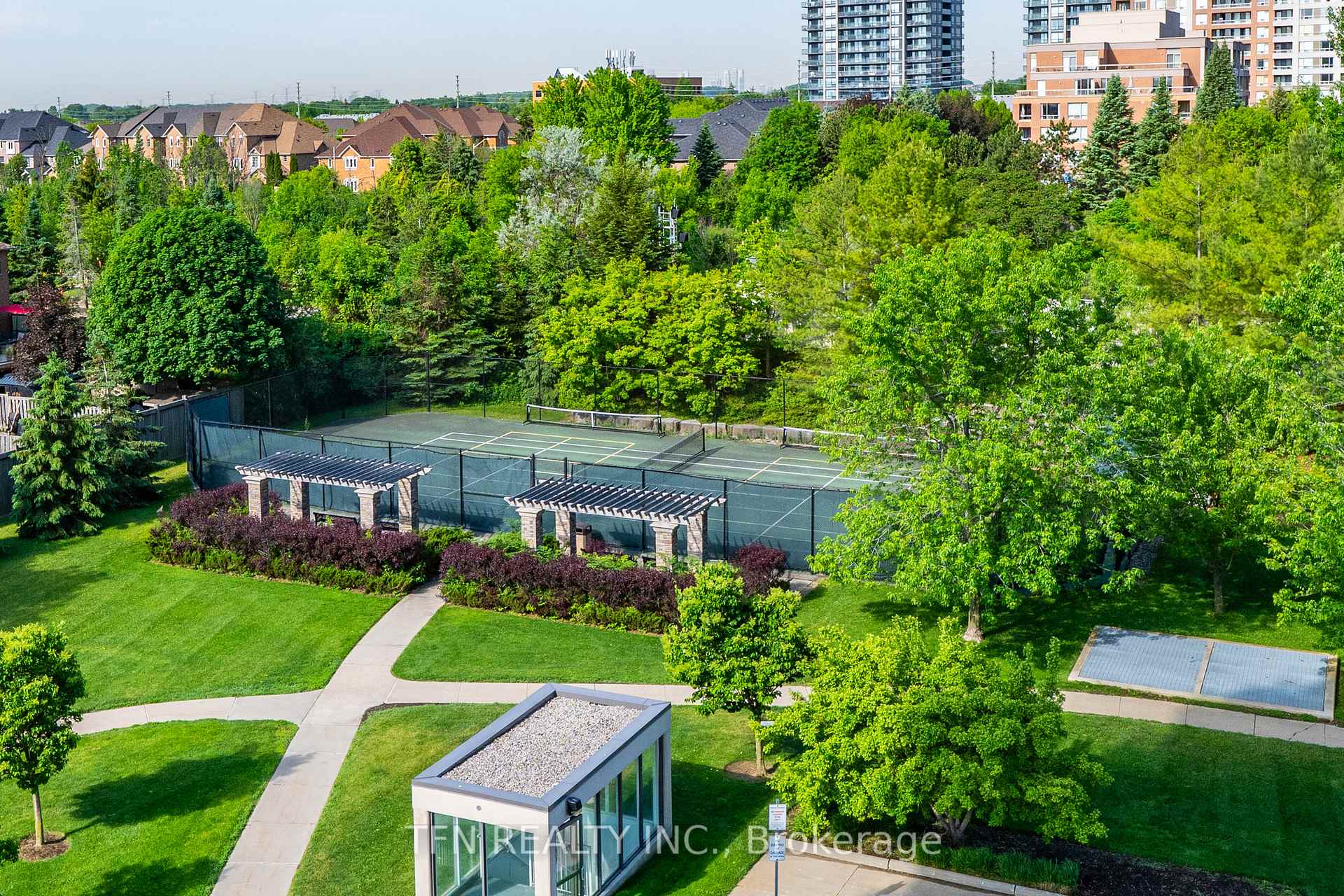 310 Red Maple Road 605
