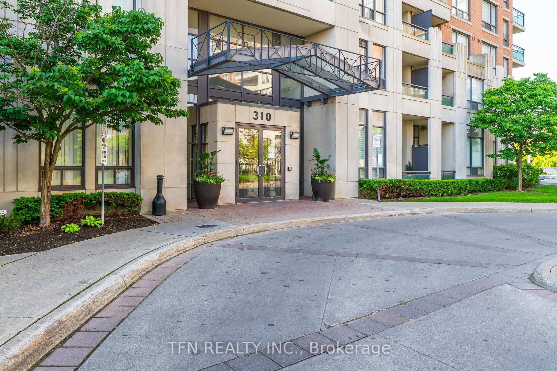 310 Red Maple Road 605