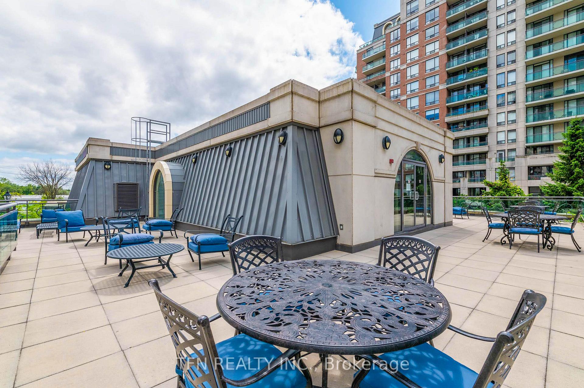 310 Red Maple Road 605