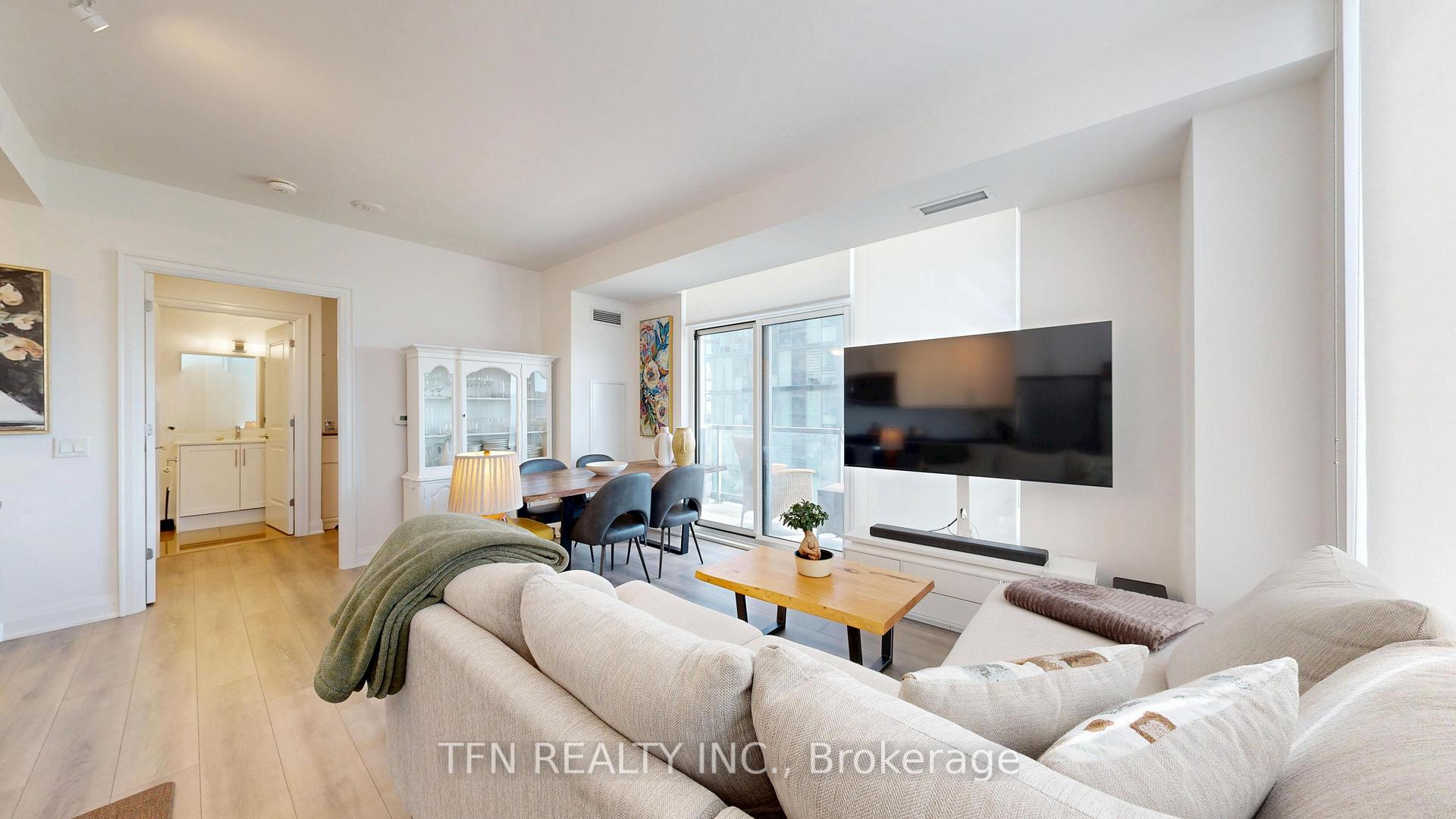 10 Gatineau Drive W 602