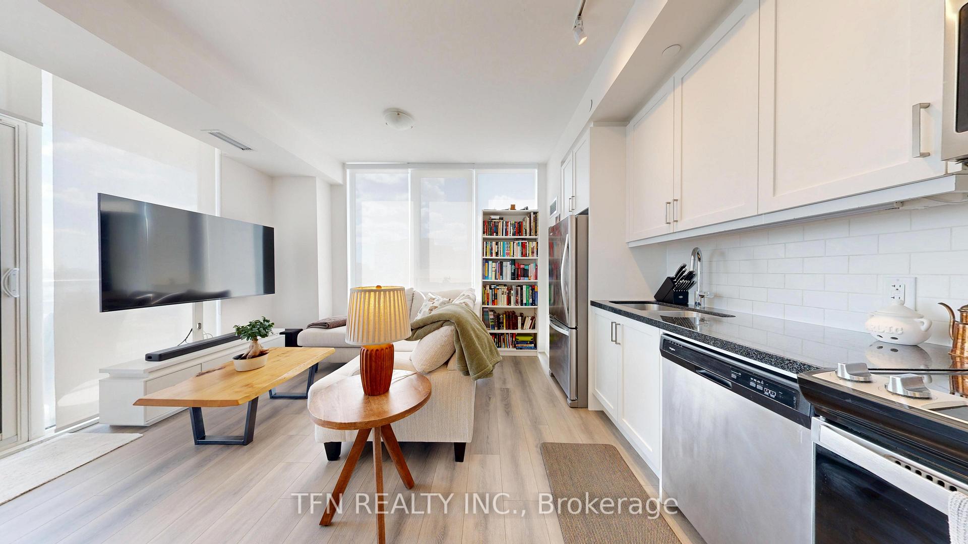 10 Gatineau Drive W 602