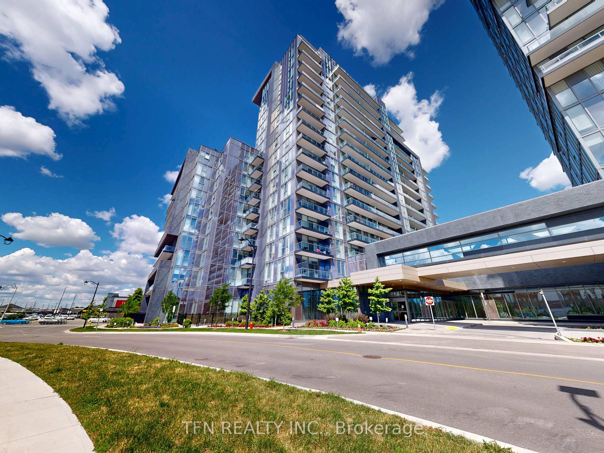 10 Gatineau Drive W 602