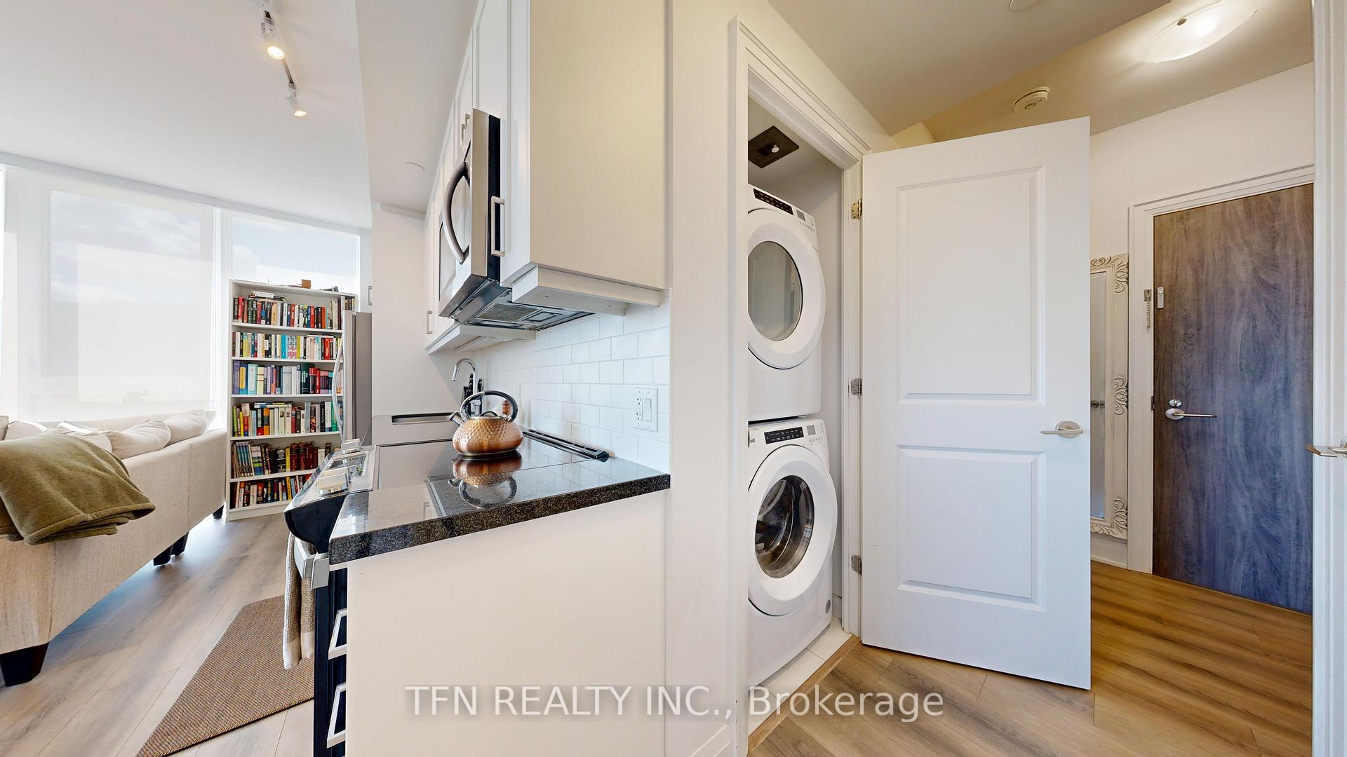 10 Gatineau Drive W 602
