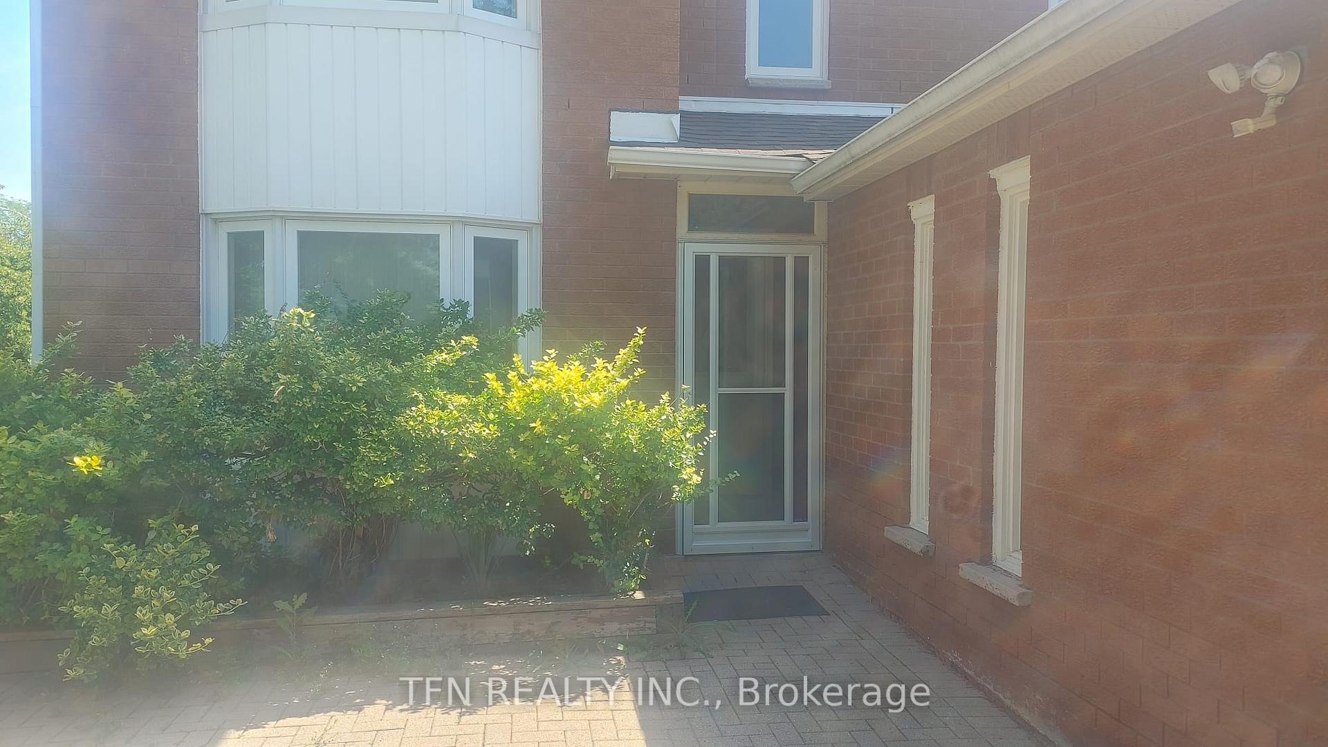 112 Trafalgar Square