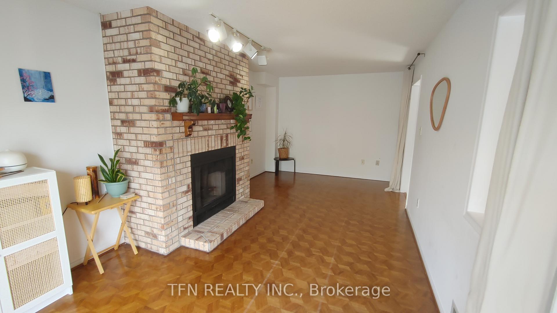 112 Trafalgar Square