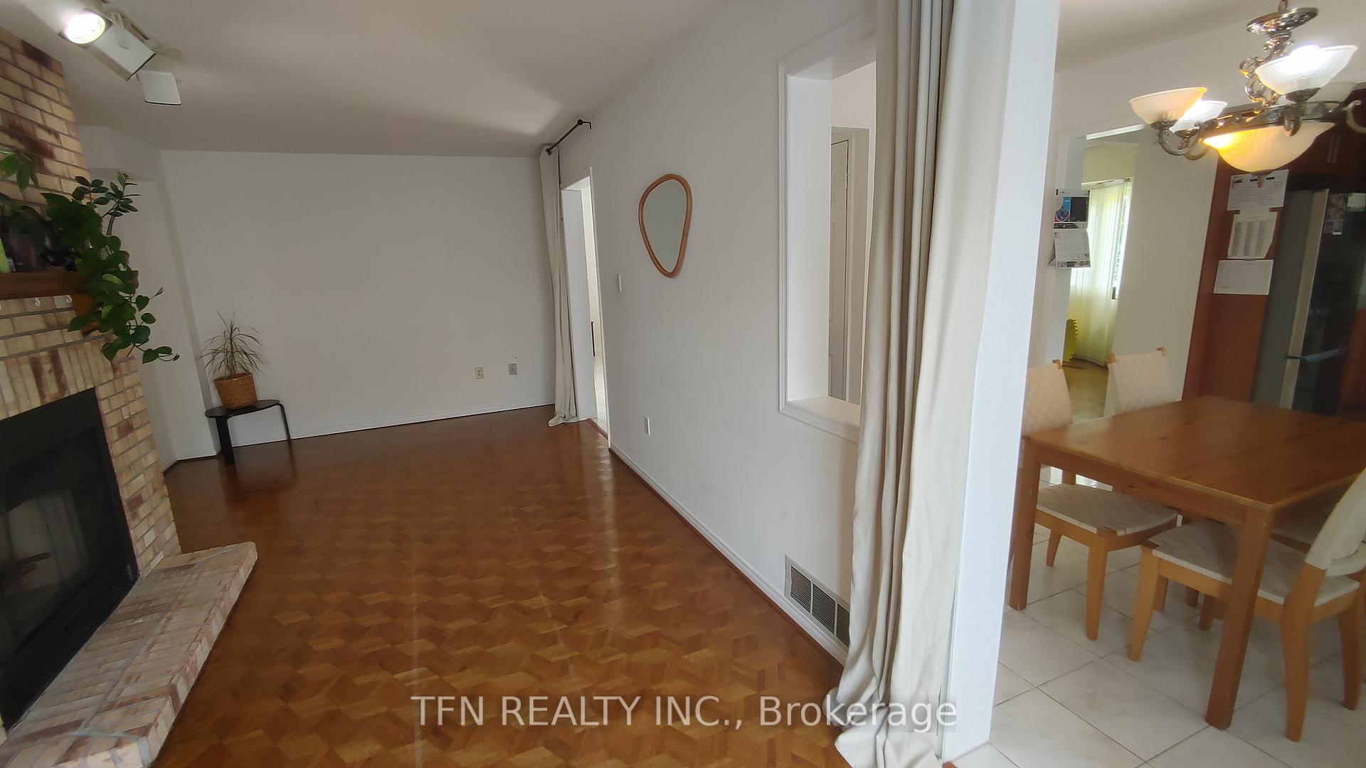 112 Trafalgar Square