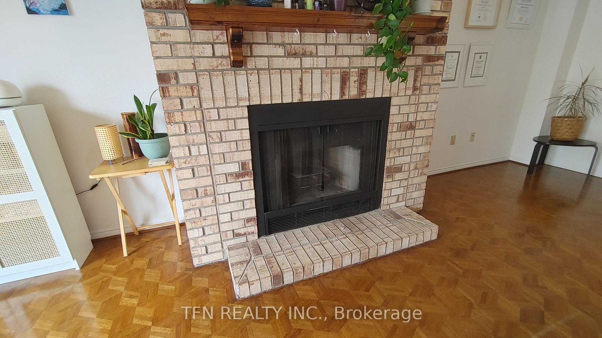112 Trafalgar Square