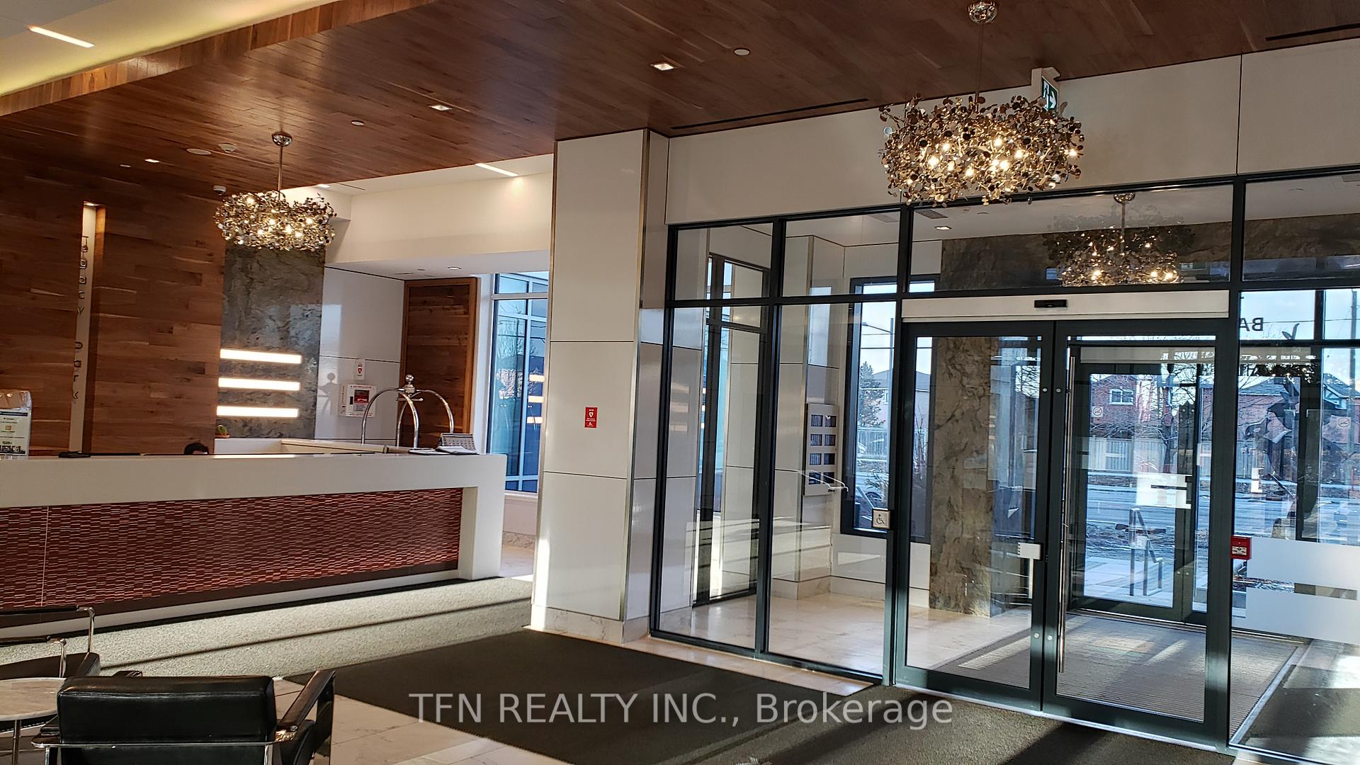 7900 Bathurst Street 524