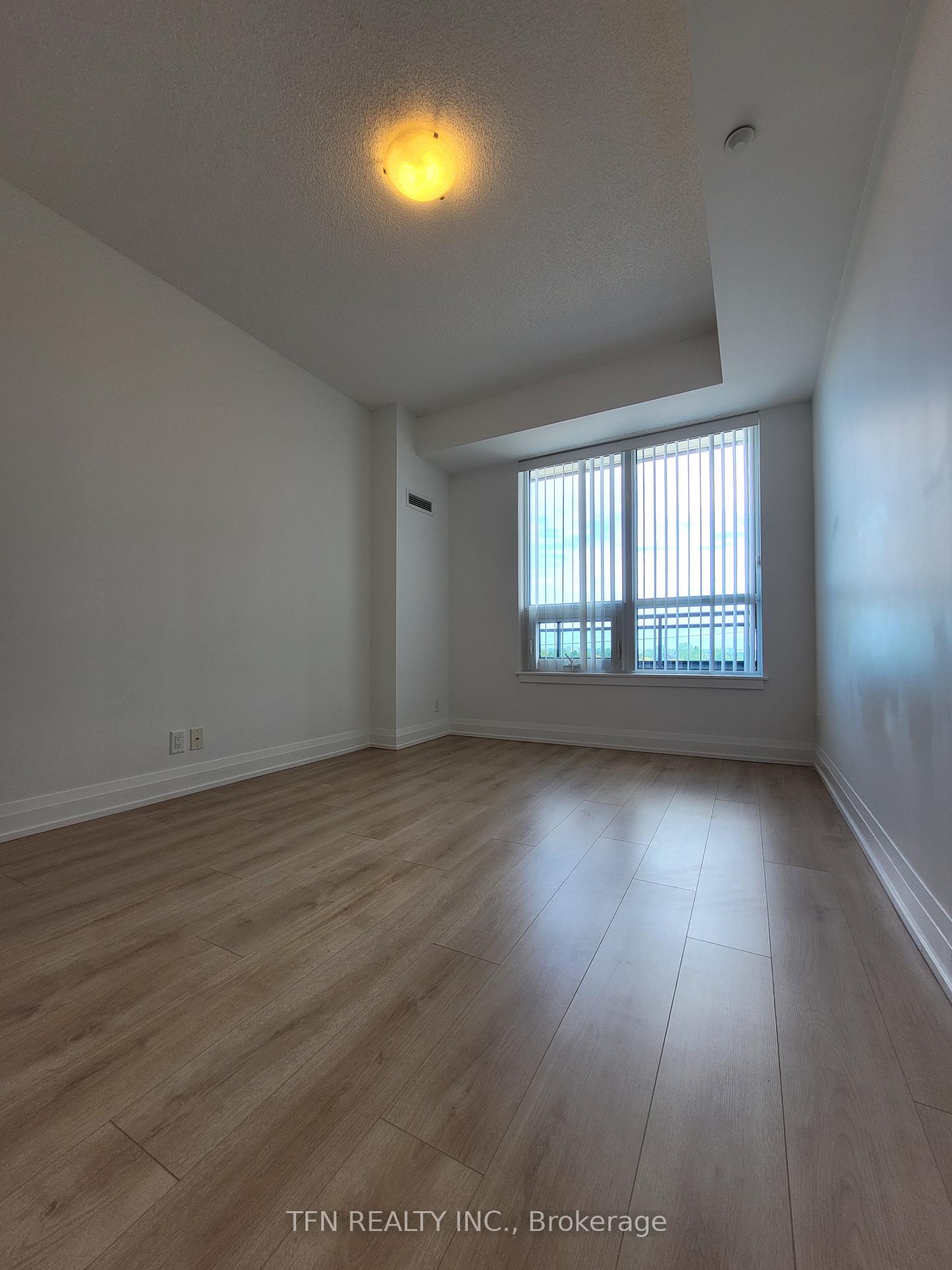 7900 Bathurst Street 524