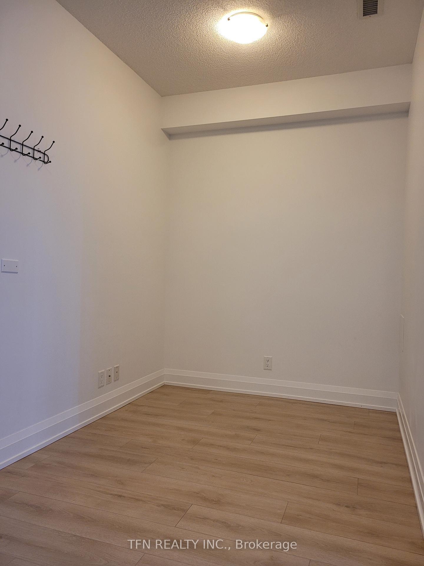 7900 Bathurst Street 524
