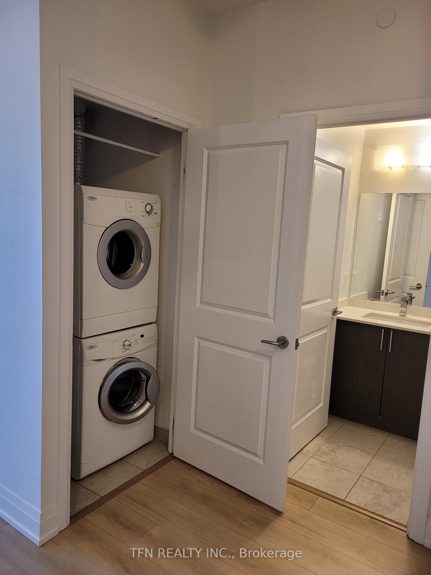 7900 Bathurst Street 524