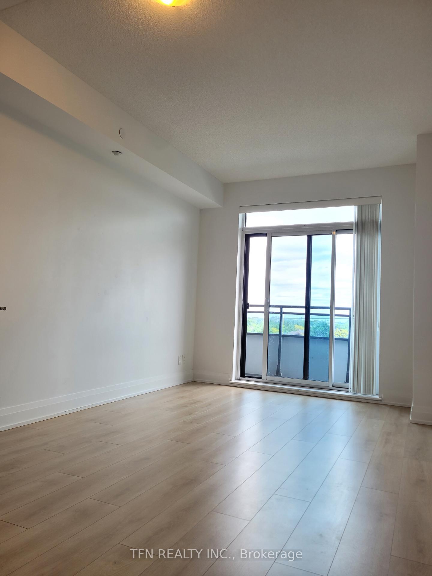7900 Bathurst Street 524
