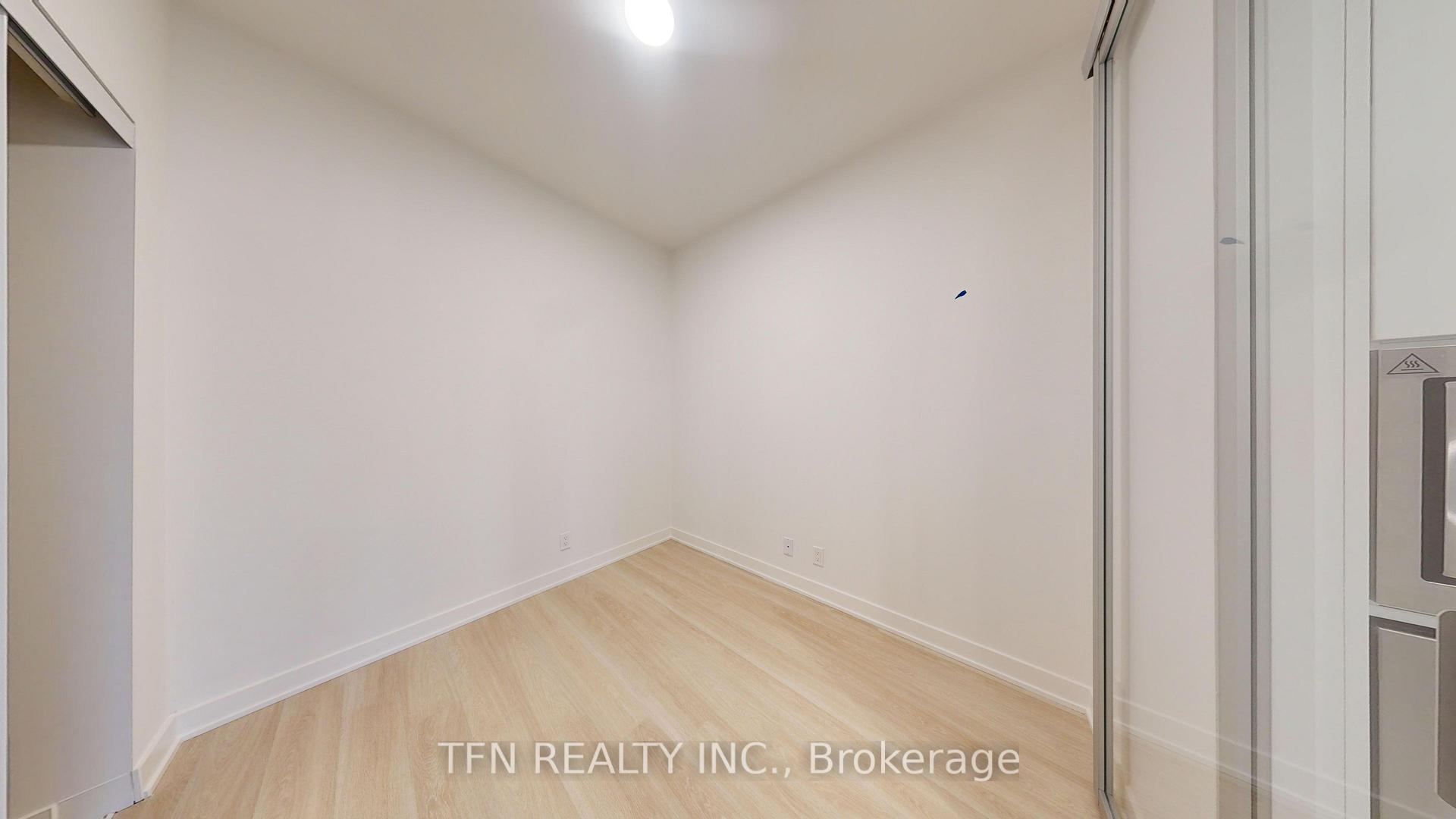 30 Upper Mall Way 2104