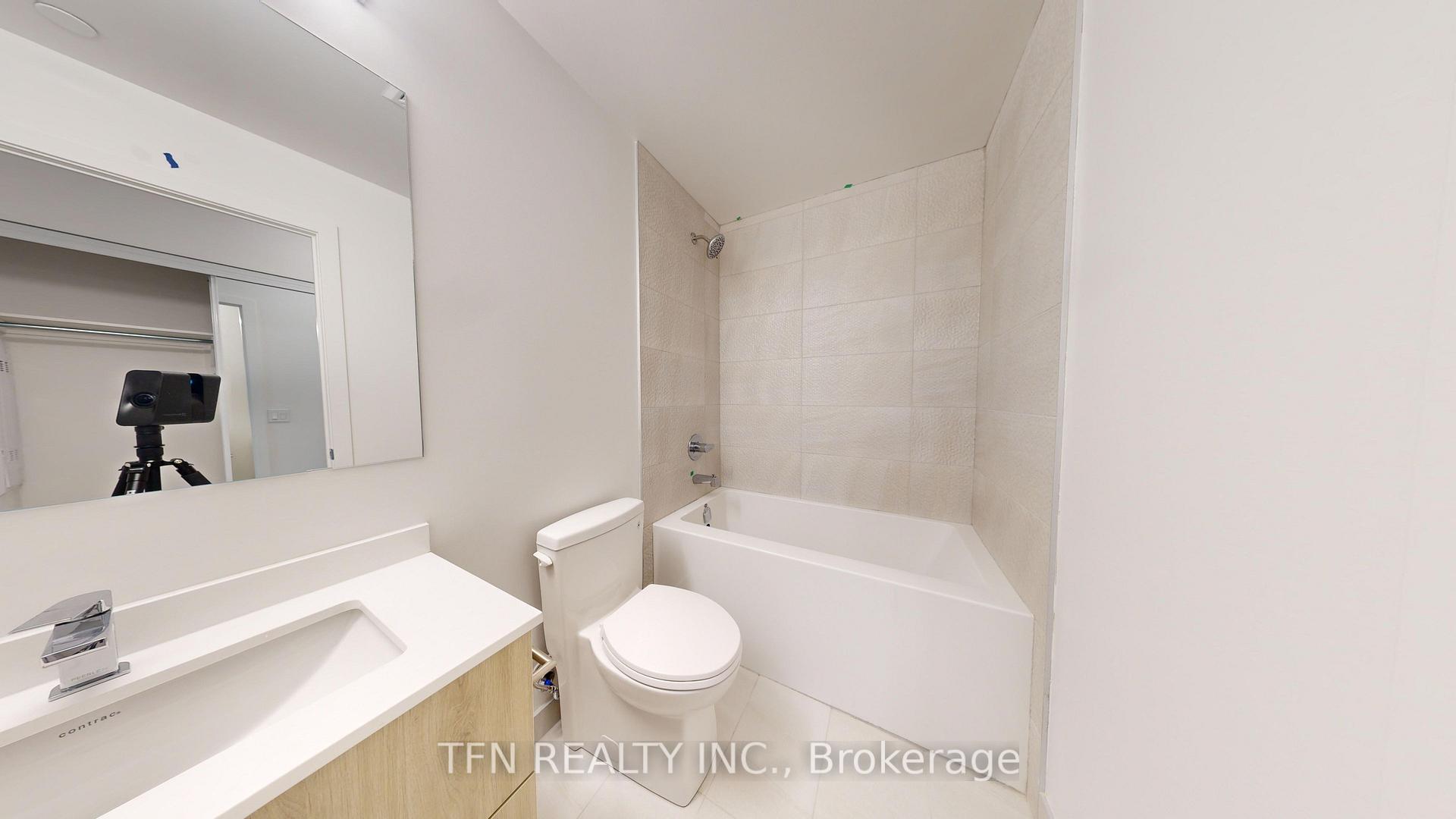 30 Upper Mall Way 2104