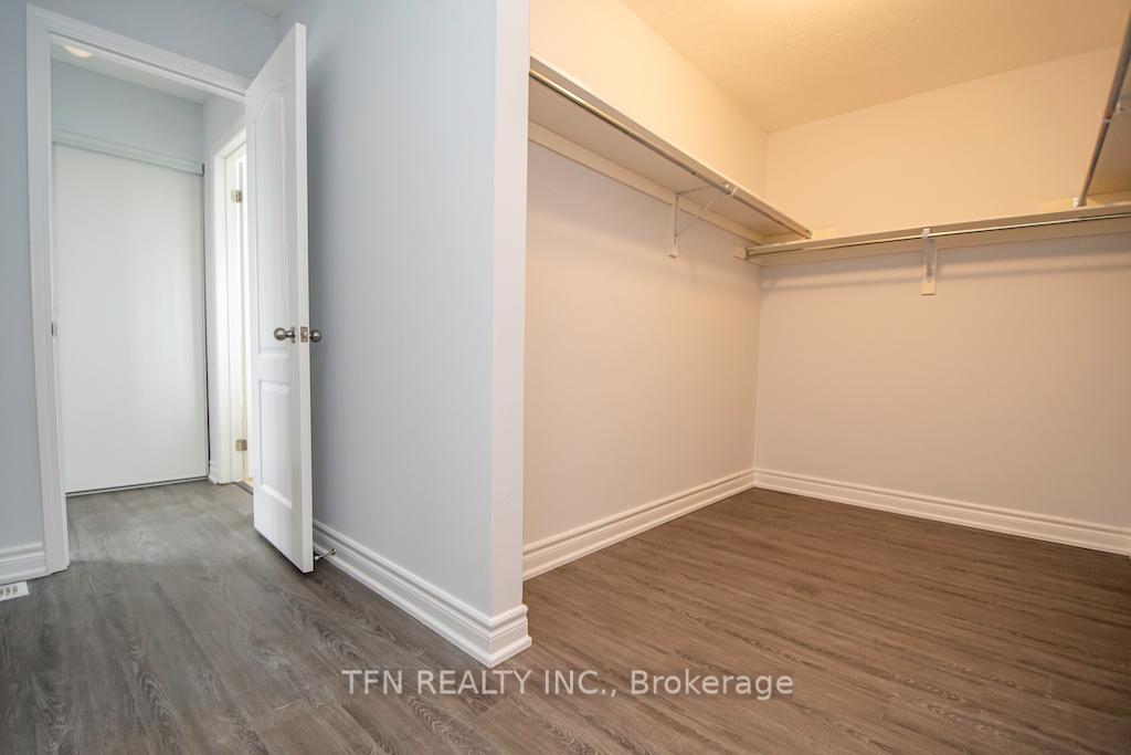24 Don Hadden Crescent