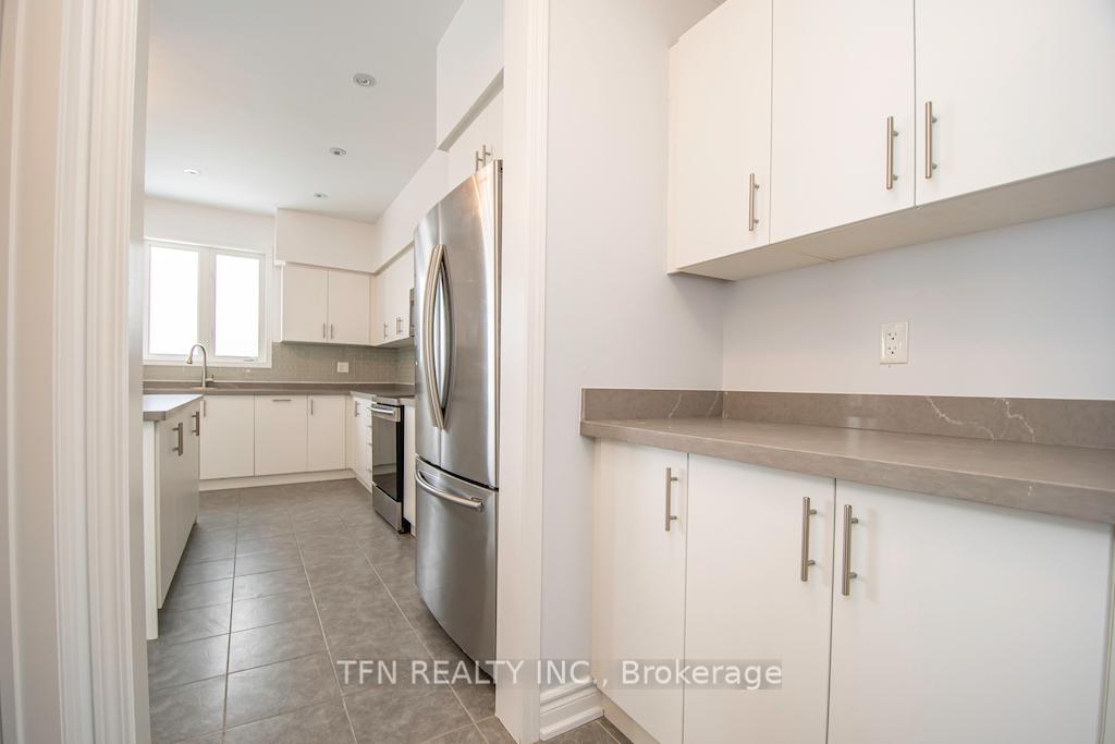 24 Don Hadden Crescent