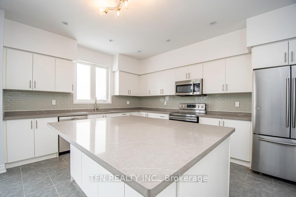 24 Don Hadden Crescent