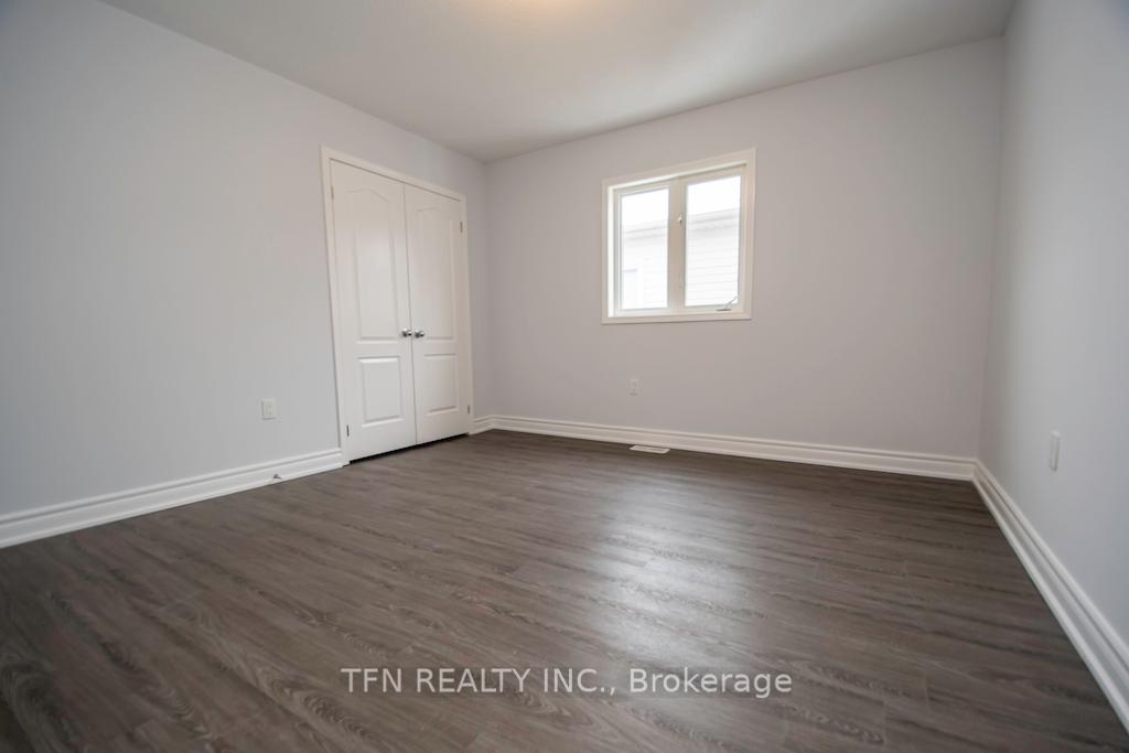 24 Don Hadden Crescent