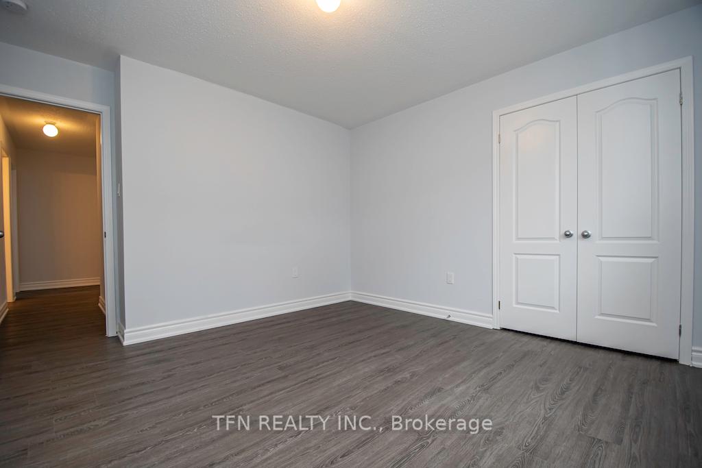 24 Don Hadden Crescent