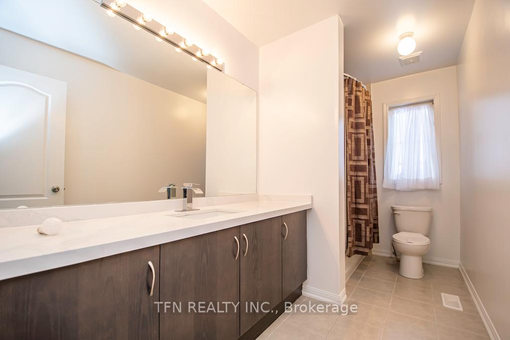 24 Don Hadden Crescent
