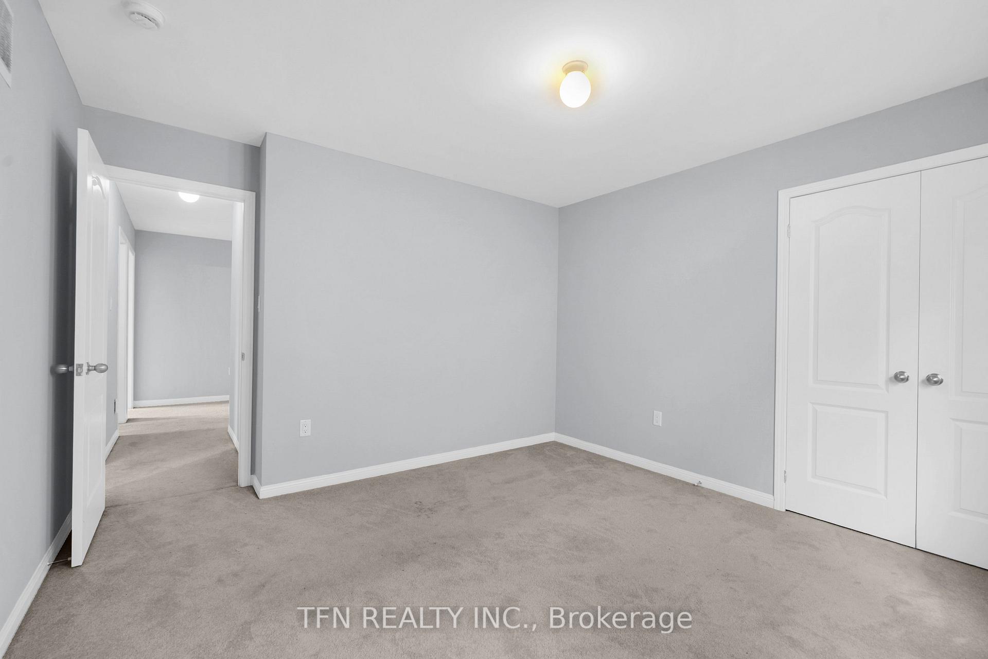 24 Don Hadden Crescent
