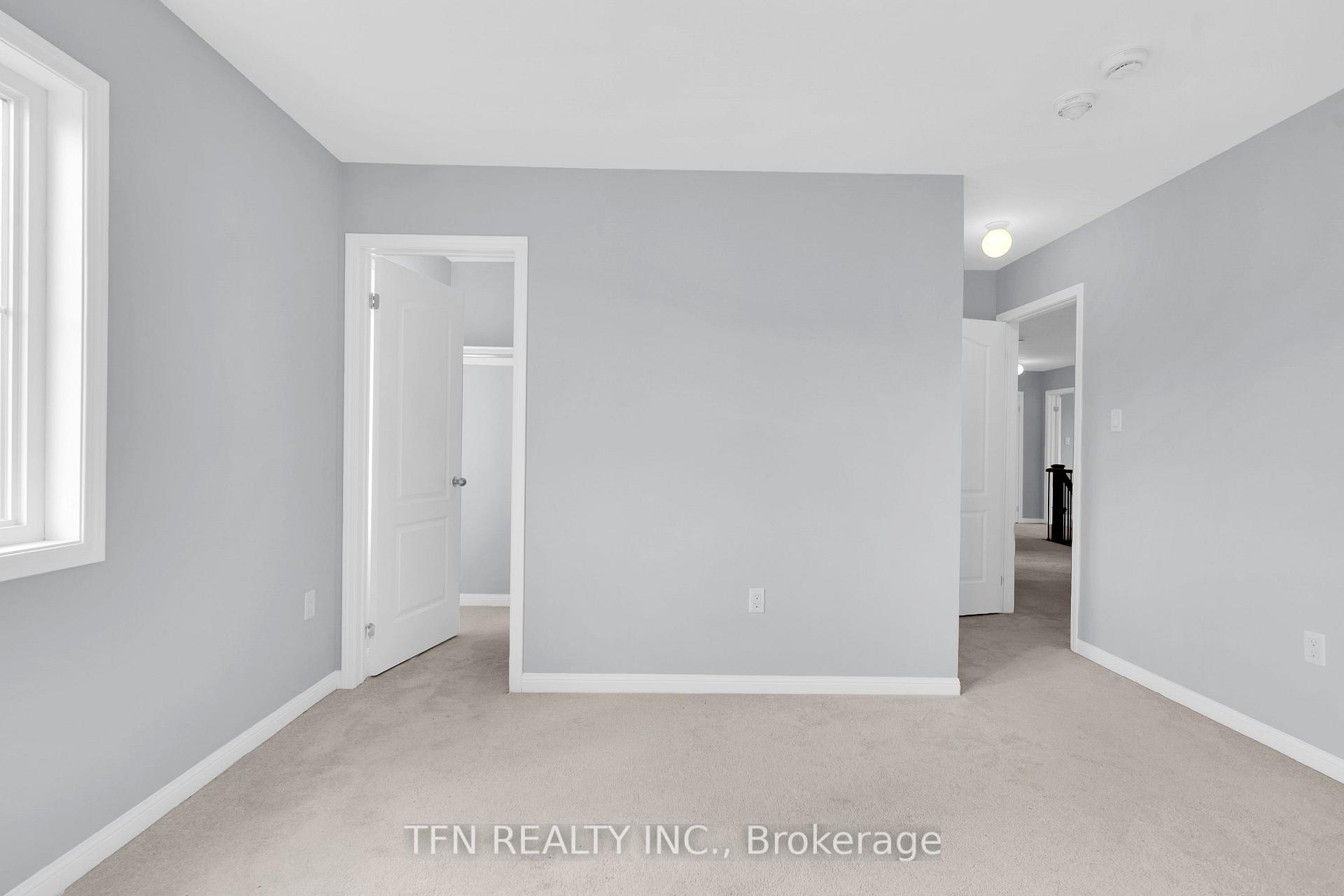 24 Don Hadden Crescent