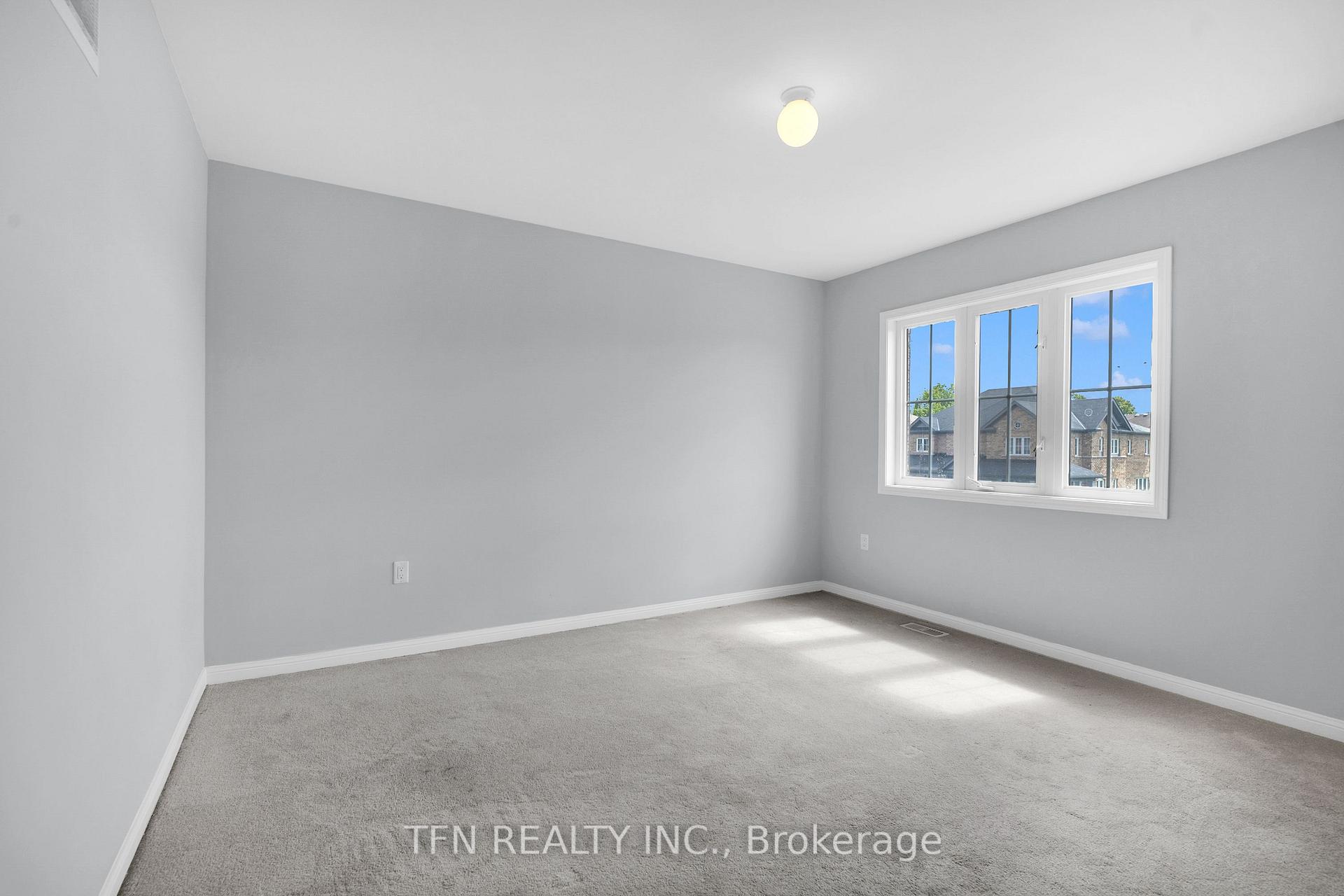 24 Don Hadden Crescent