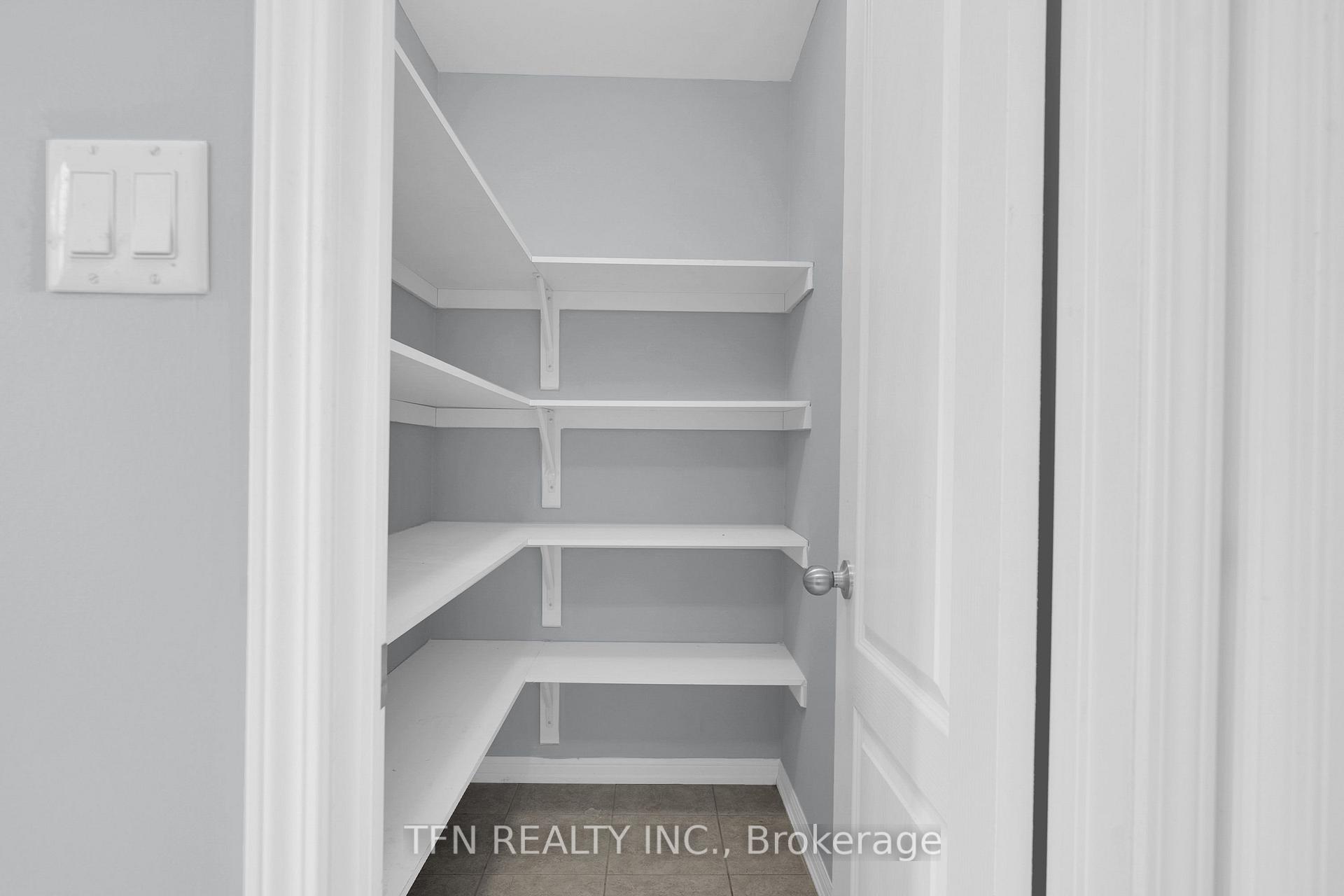 24 Don Hadden Crescent