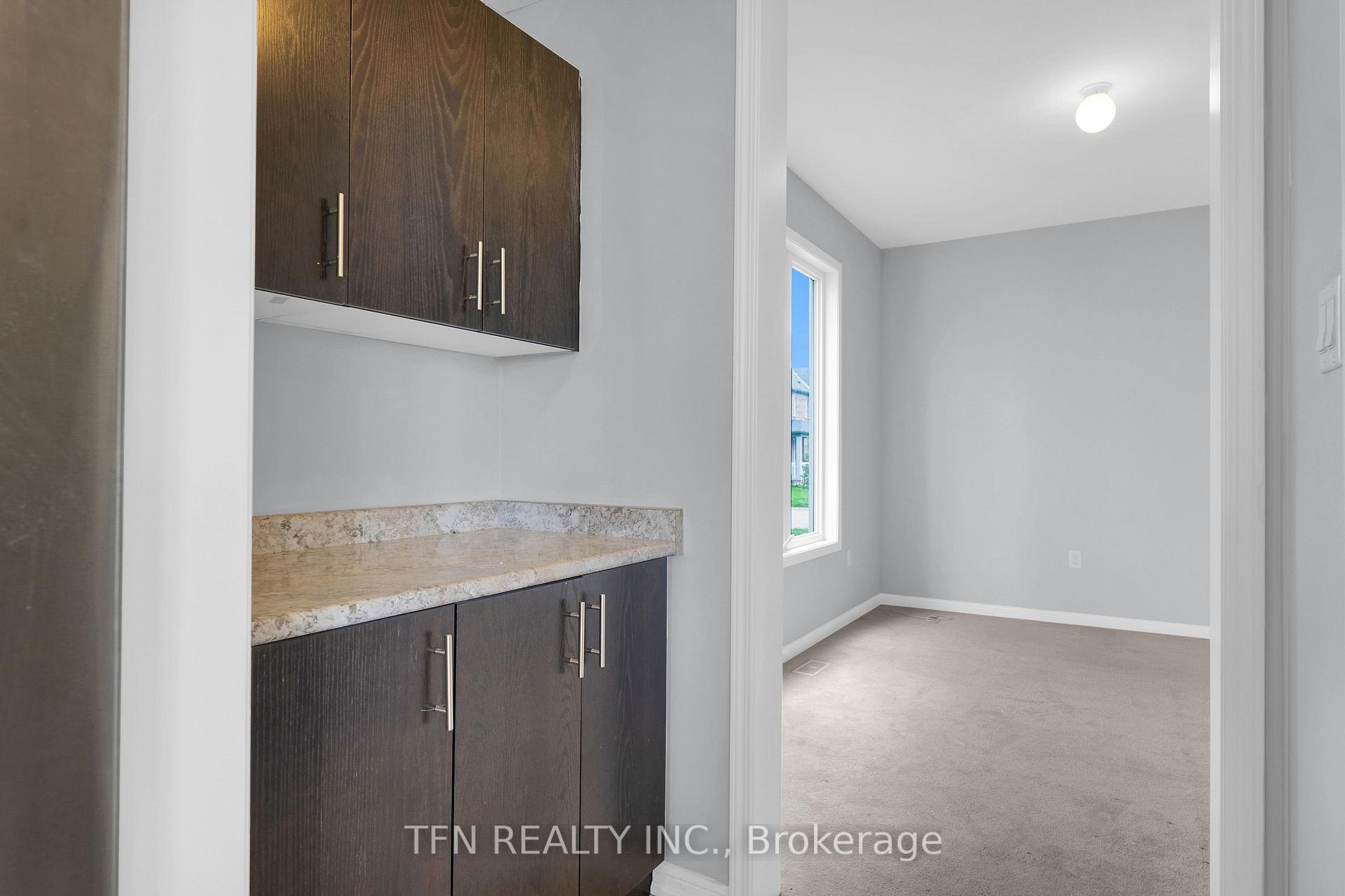 24 Don Hadden Crescent