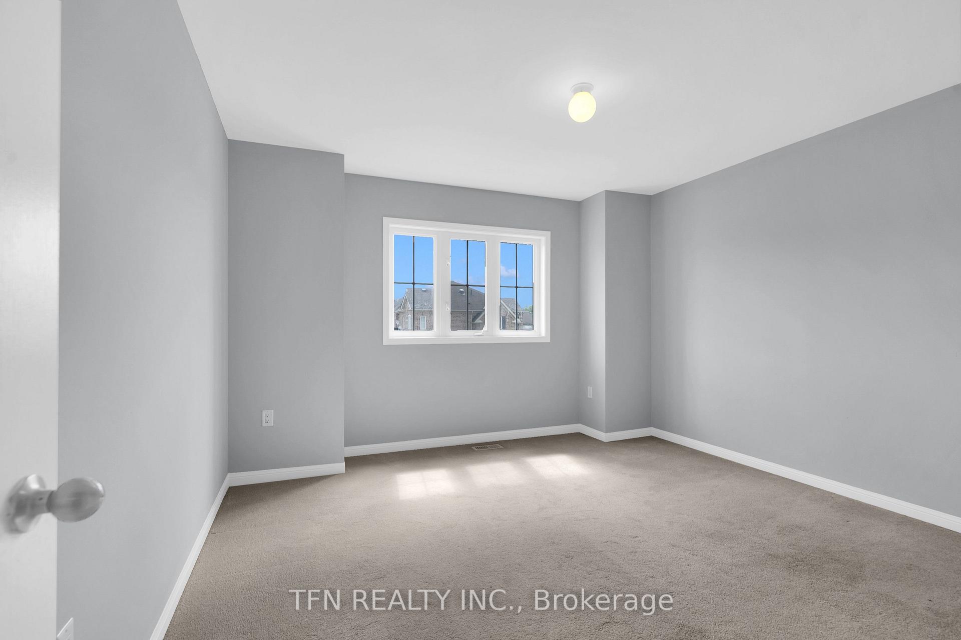 24 Don Hadden Crescent