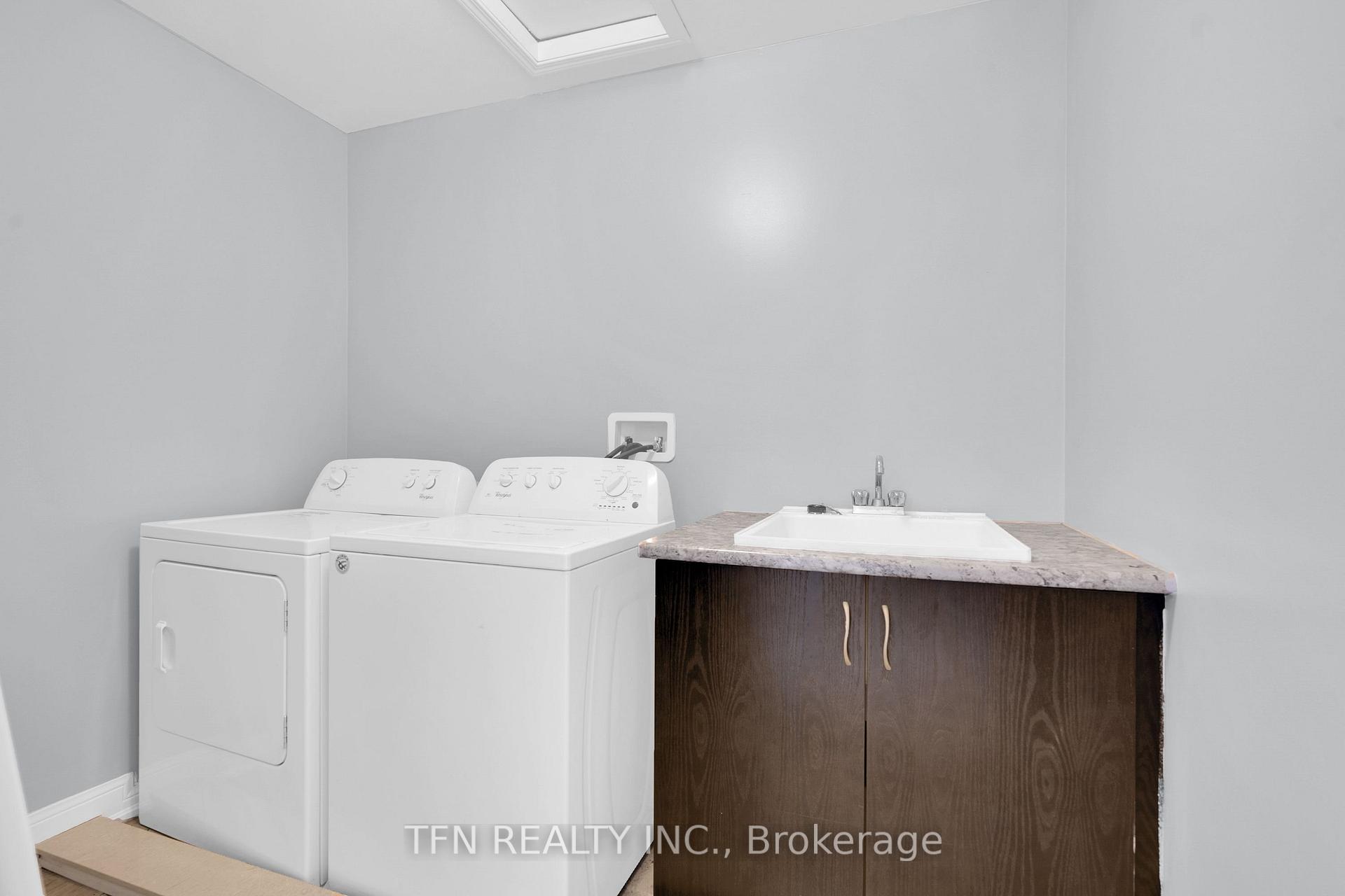 24 Don Hadden Crescent