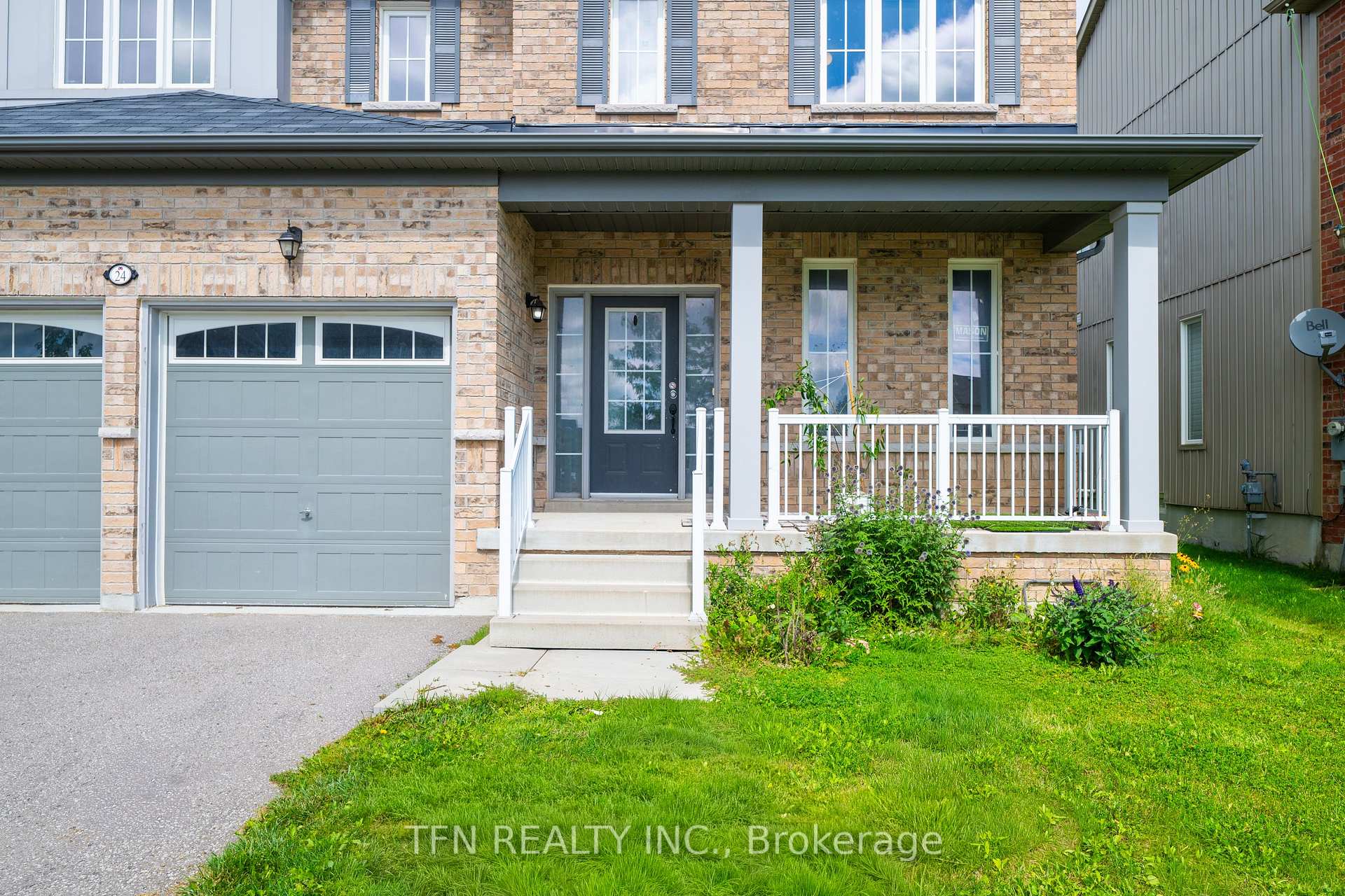 24 Don Hadden Crescent