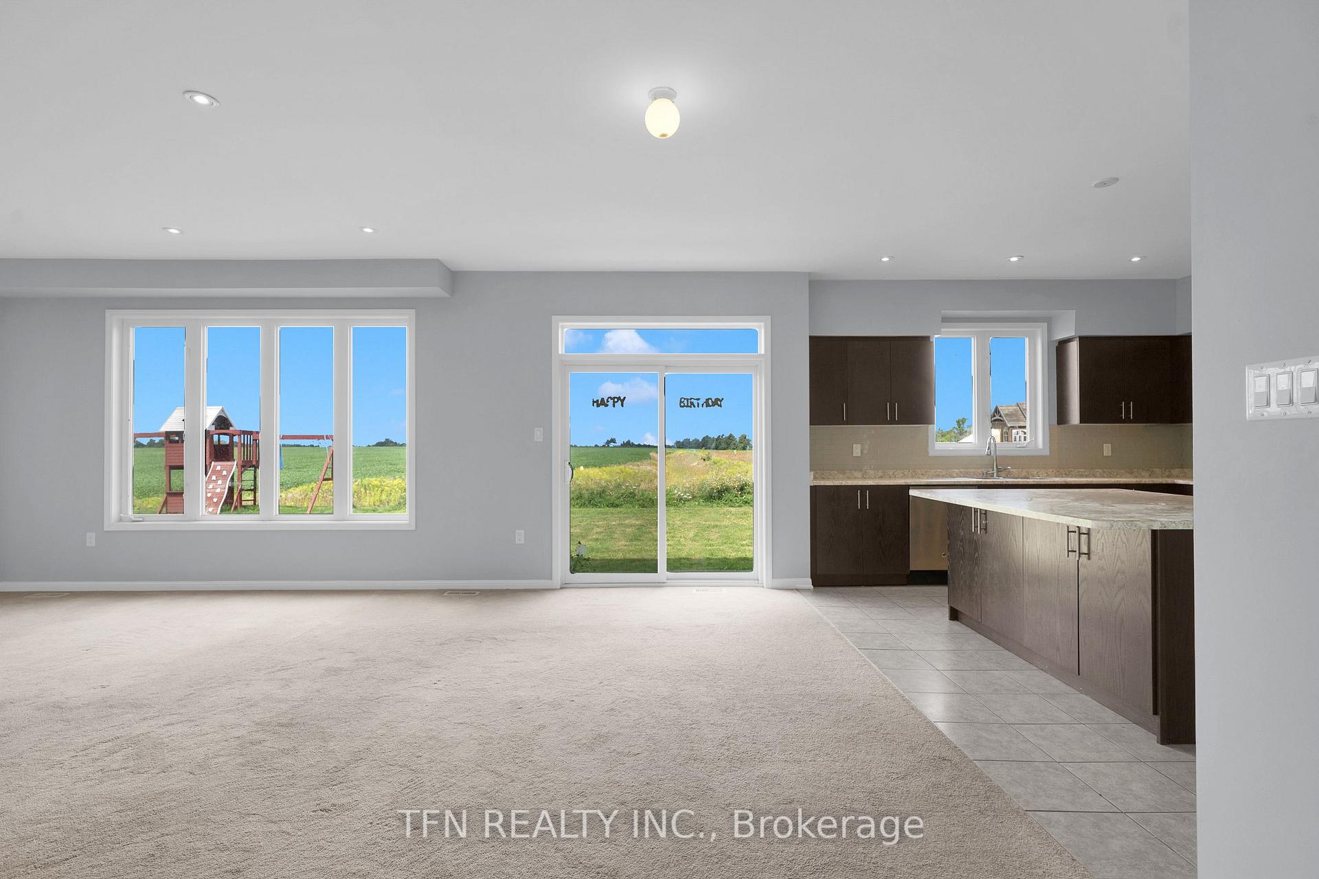 24 Don Hadden Crescent