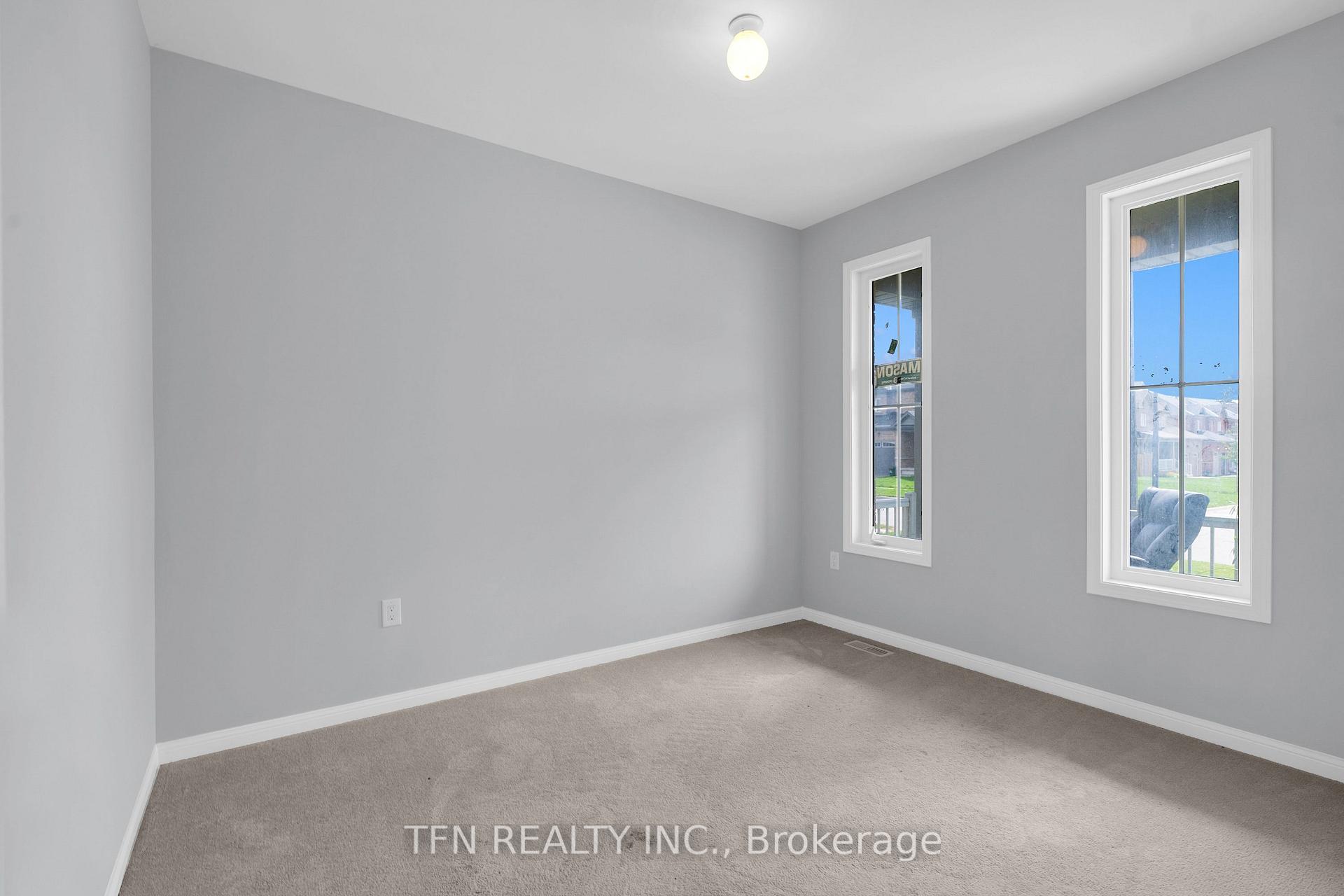 24 Don Hadden Crescent