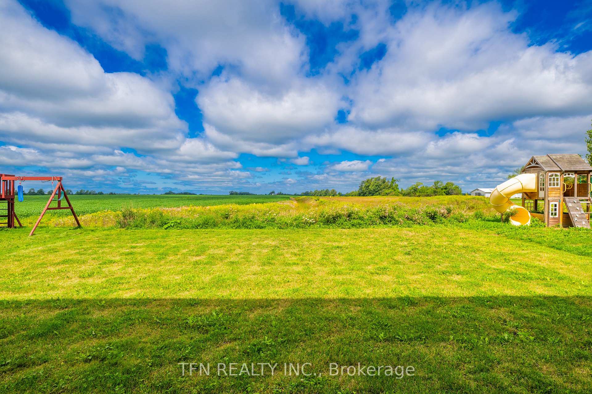 24 Don Hadden Crescent