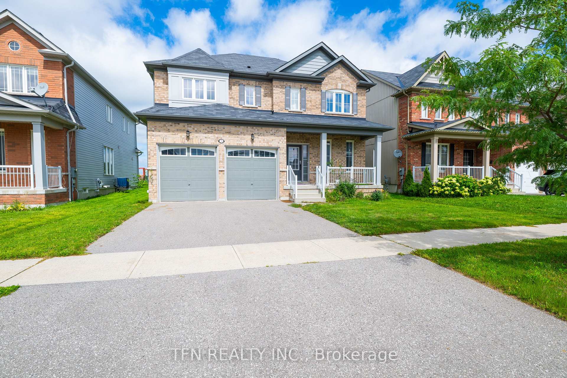 24 Don Hadden Crescent