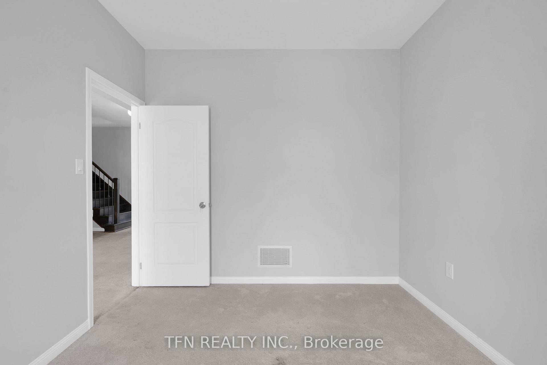 24 Don Hadden Crescent