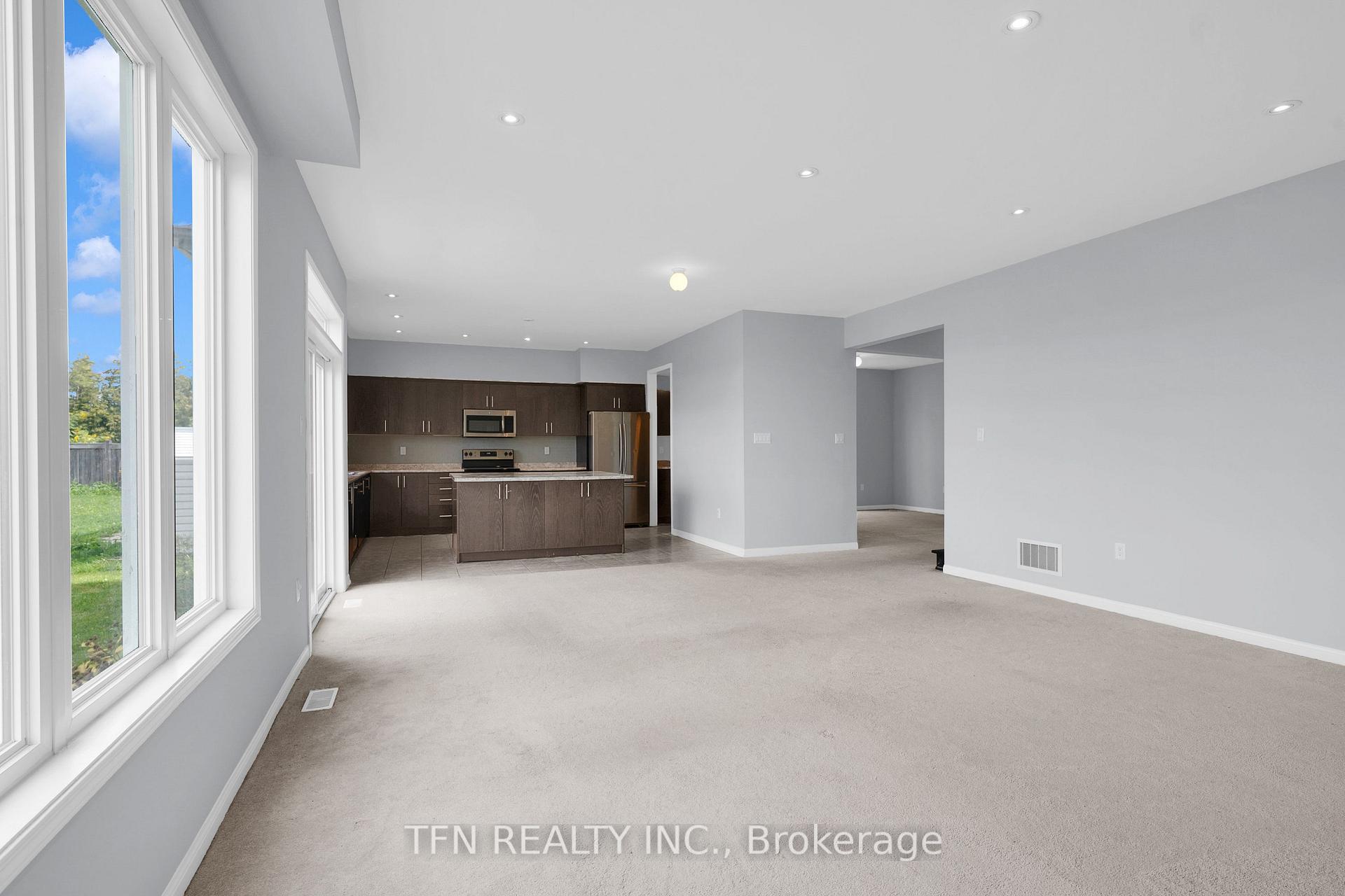 24 Don Hadden Crescent