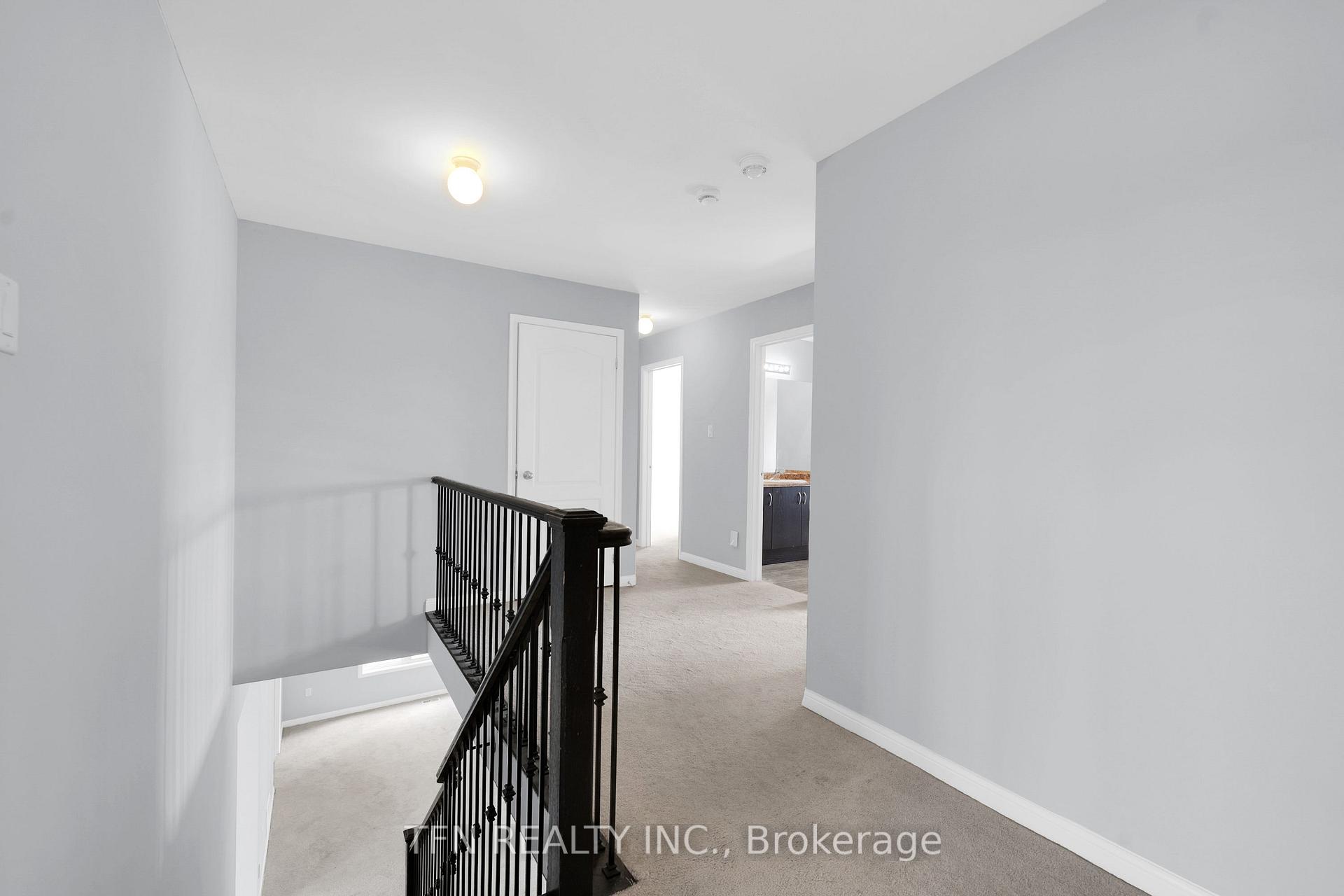 24 Don Hadden Crescent
