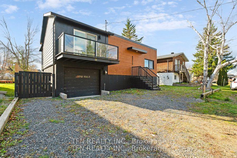 12 Schooner Lane