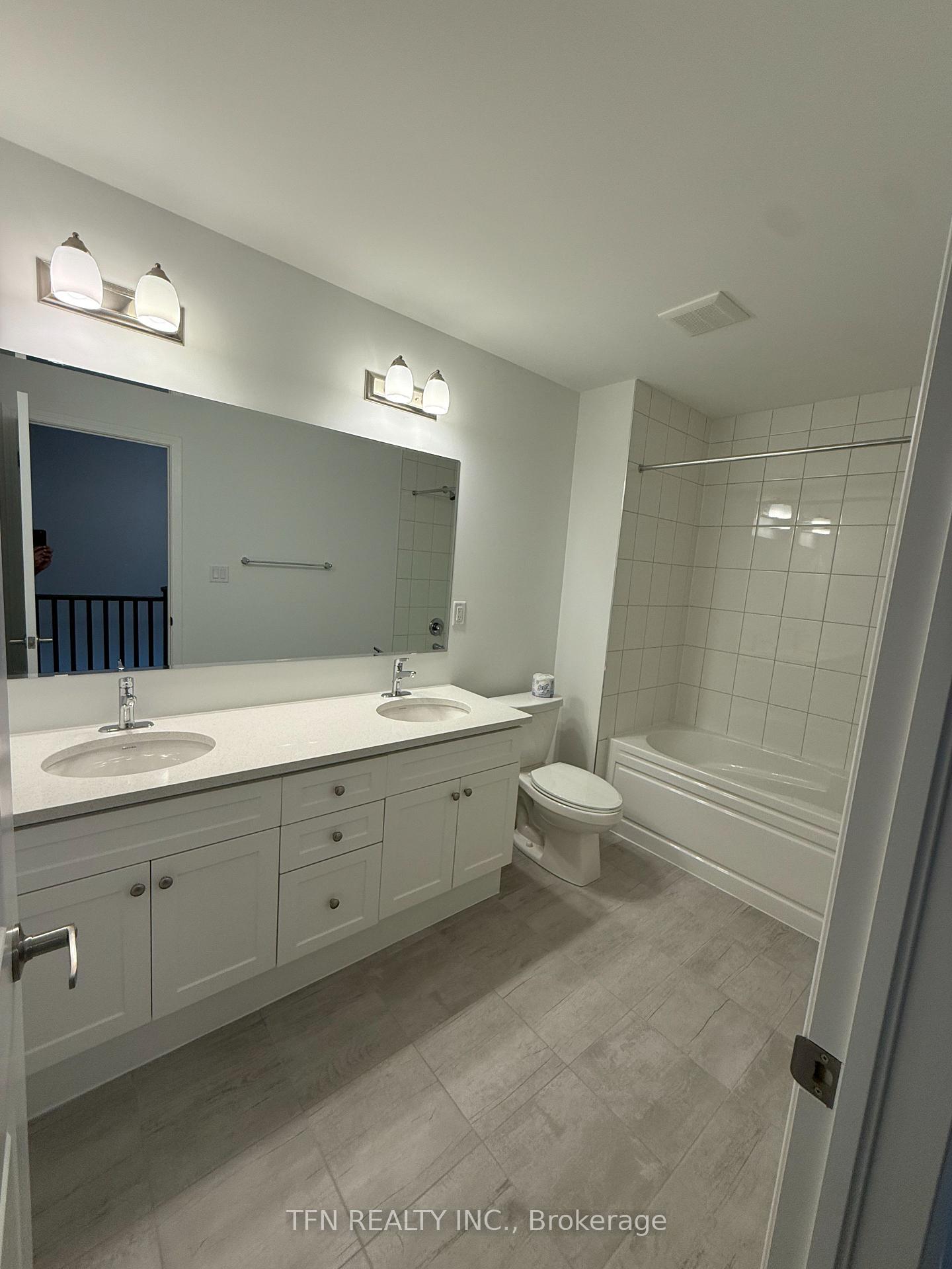 26 Pearen Lane N
