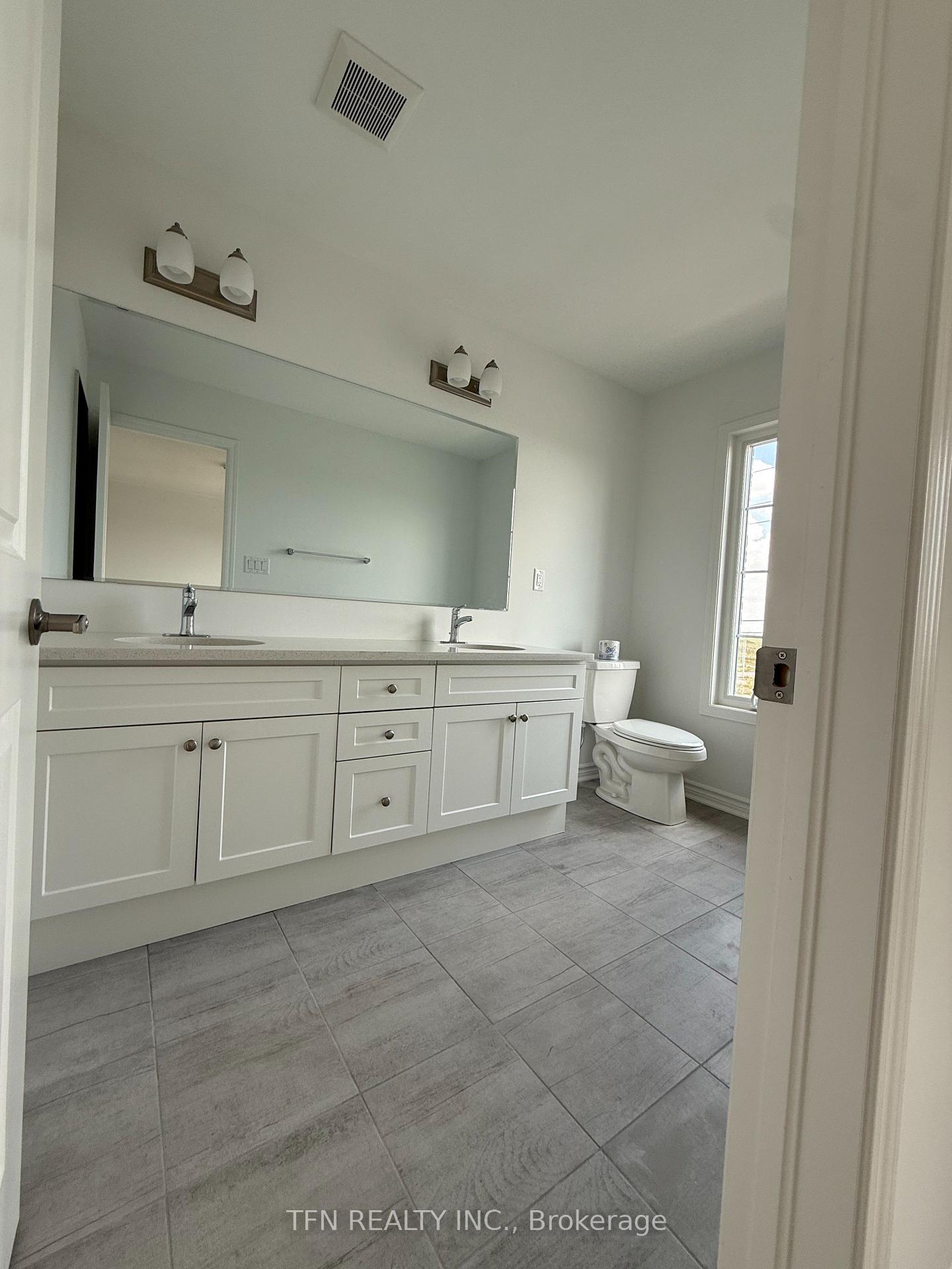 26 Pearen Lane N