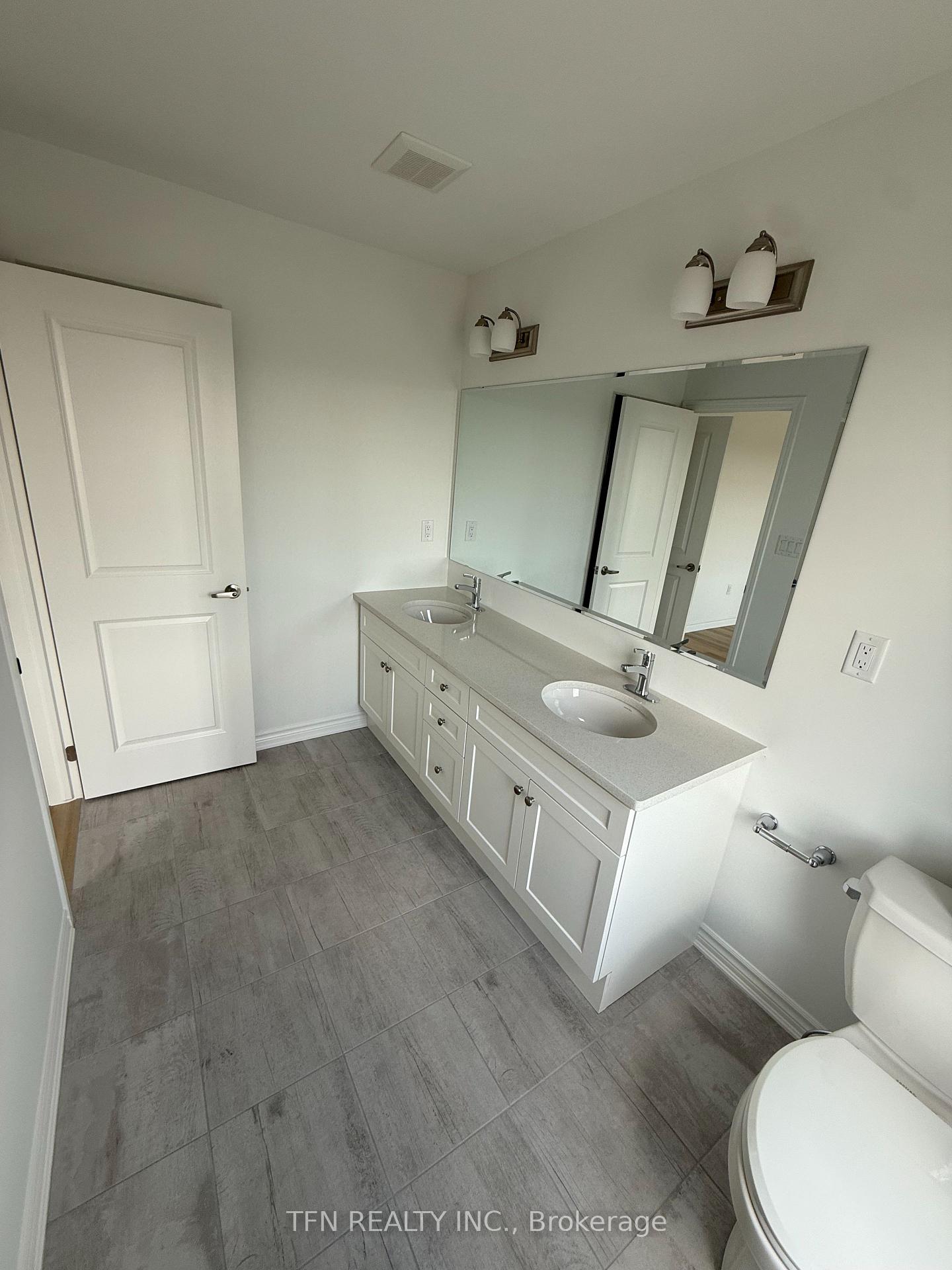 26 Pearen Lane N