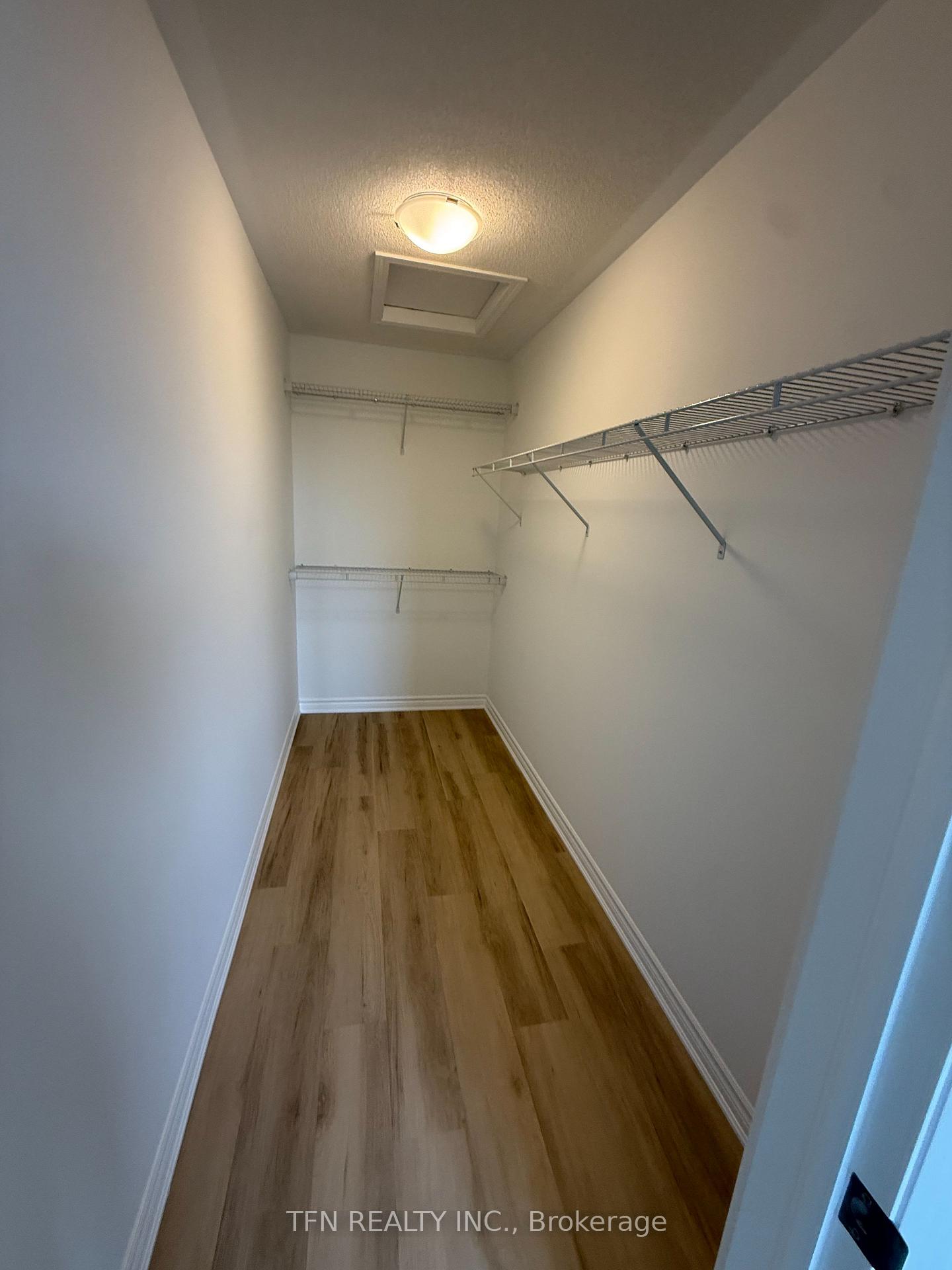 26 Pearen Lane N